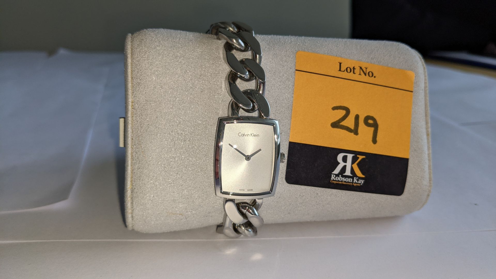 Calvin Klein ladies watch in stainless steel, water resistant 3 bar. Product code K5D2L1. RRP £195. - Image 2 of 15