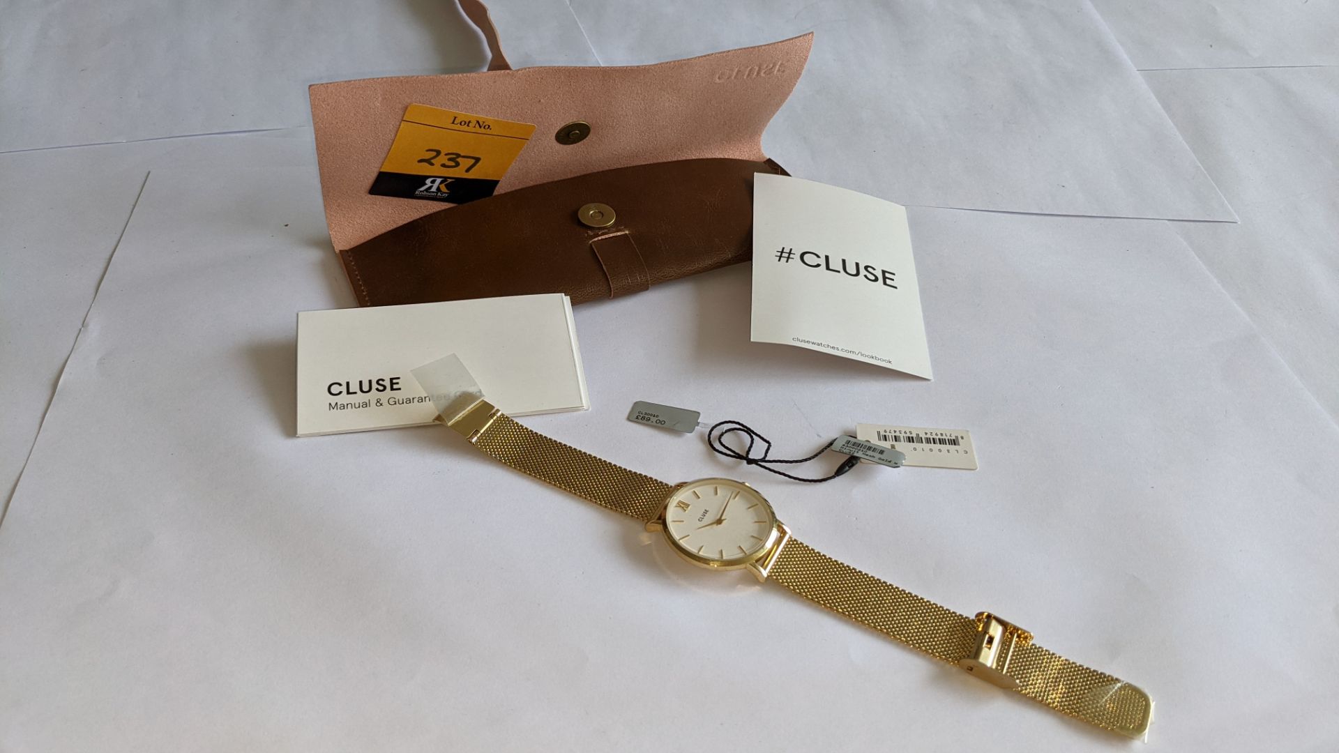 Cluse watch on metal bracelet strap. 3 ATM water resistant. RRP £89. Includes Cluse presentation pou