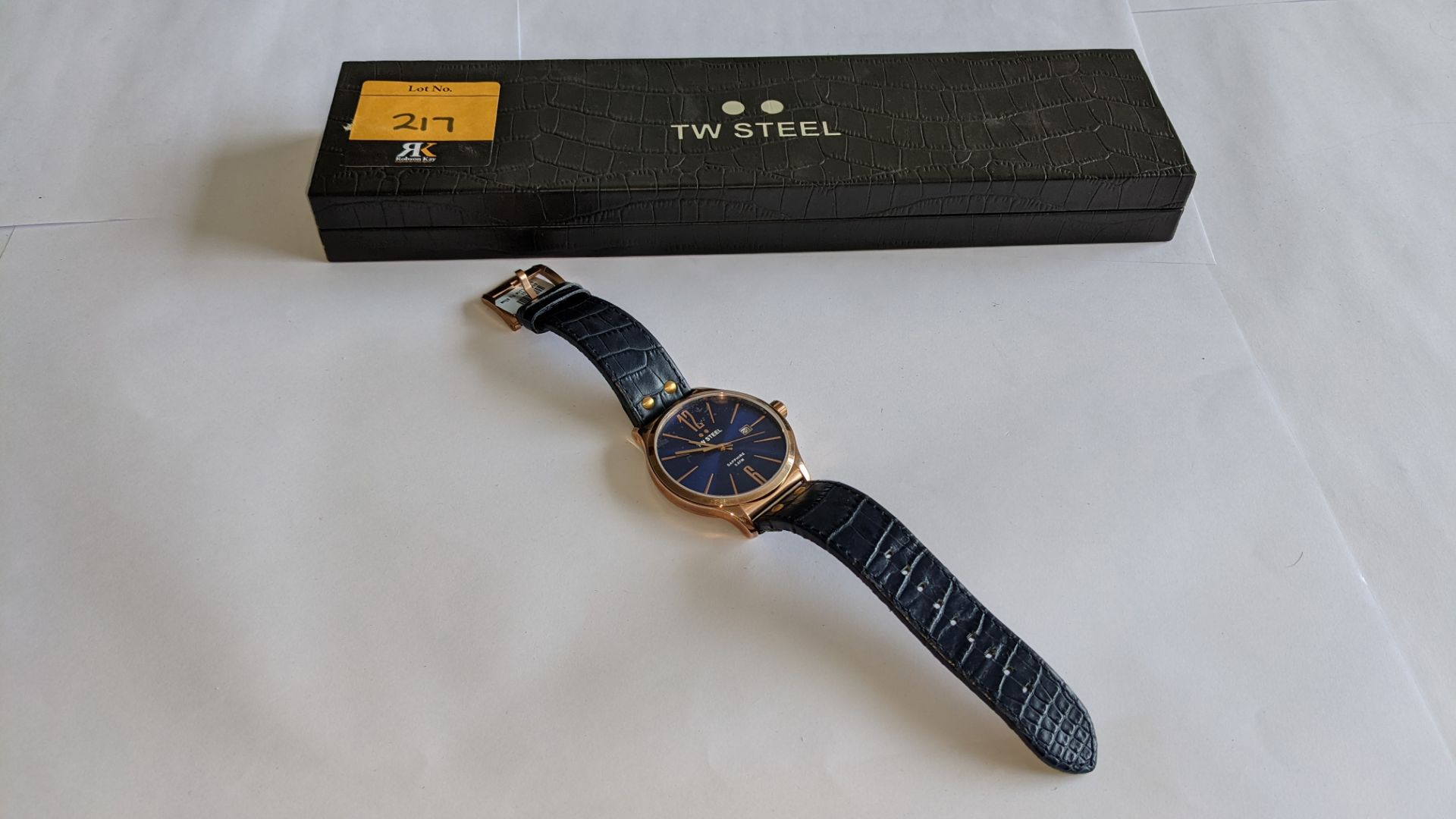 TW Steel watch in stainless steel with gold finish, sapphire crystal, leather strap etc. Water resis - Image 2 of 17