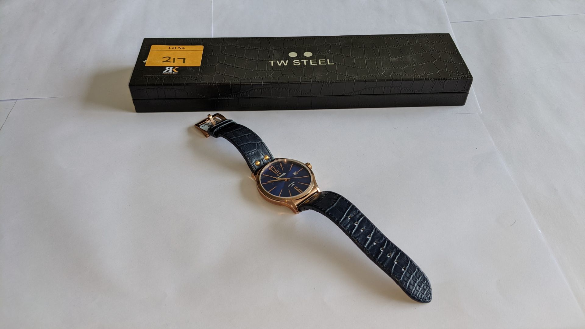 TW Steel watch in stainless steel with gold finish, sapphire crystal, leather strap etc. Water resis - Image 3 of 17