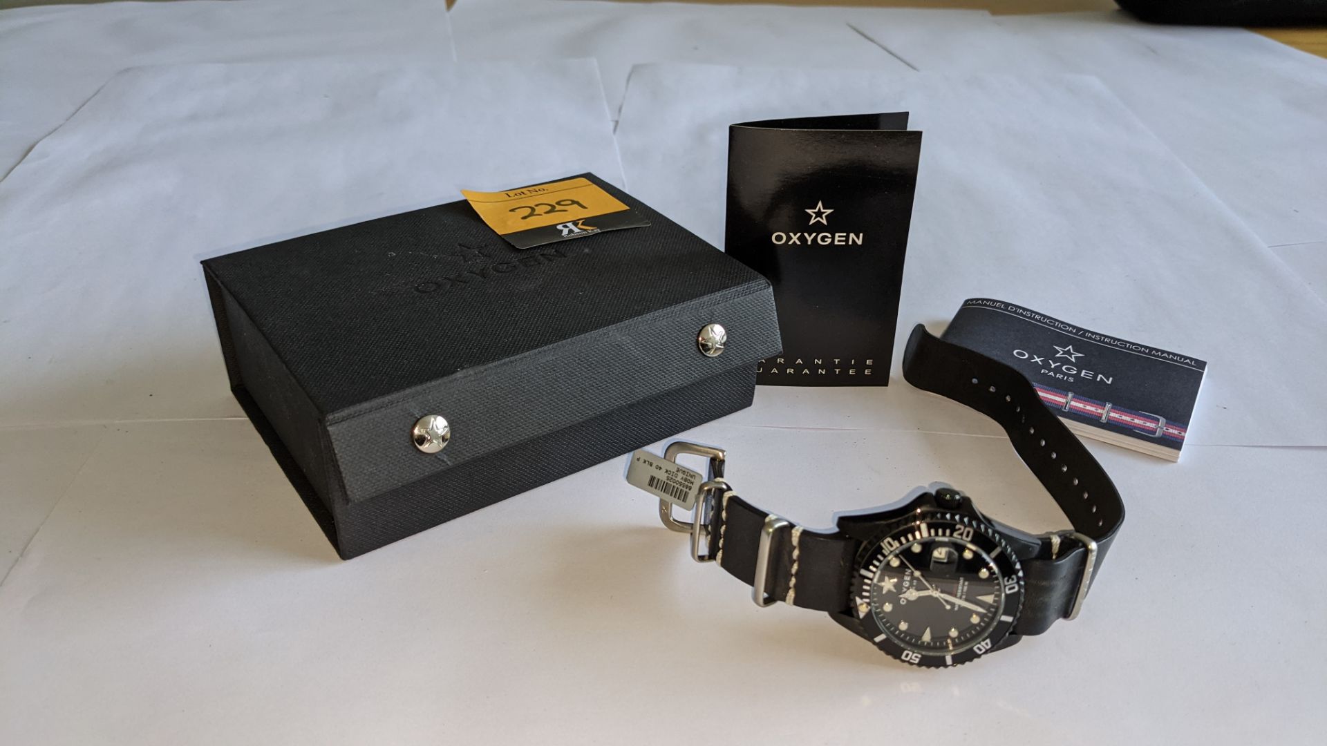 Oxygen watch product DVR40 in stainless steel on black leather strap. RRP £152. Includes Oxygen trav - Image 2 of 16