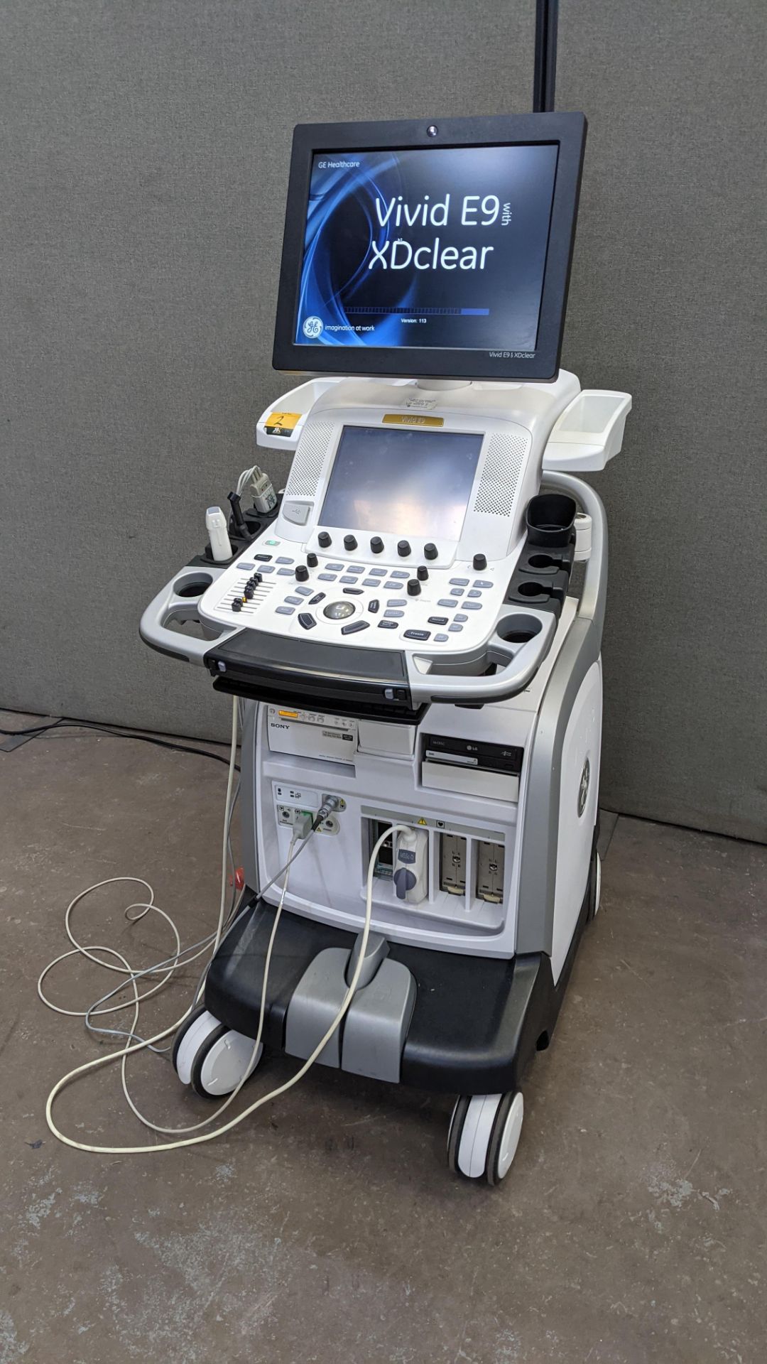 General Electric Vivid E9 cardiovascular ultrasound system. - Image 7 of 66