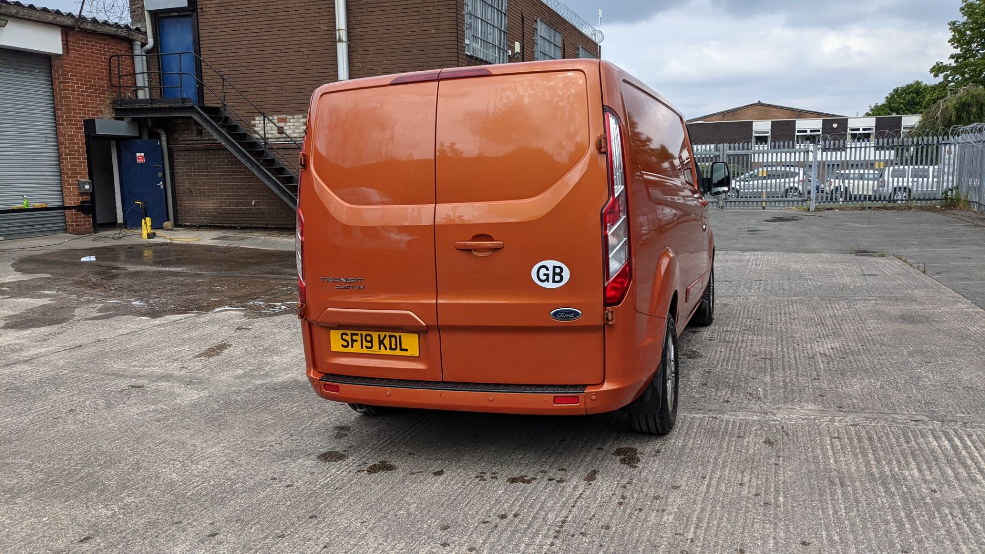 2019 Ford Transit Custom 300 L2 van, Orange Glow. High spec: Heated seats, air con, parking sensors - Image 18 of 66