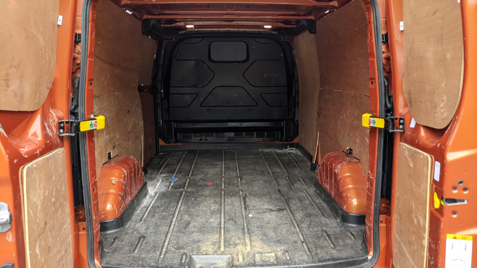 2019 Ford Transit Custom 300 L2 van, Orange Glow. High spec: Heated seats, air con, parking sensors - Image 29 of 66