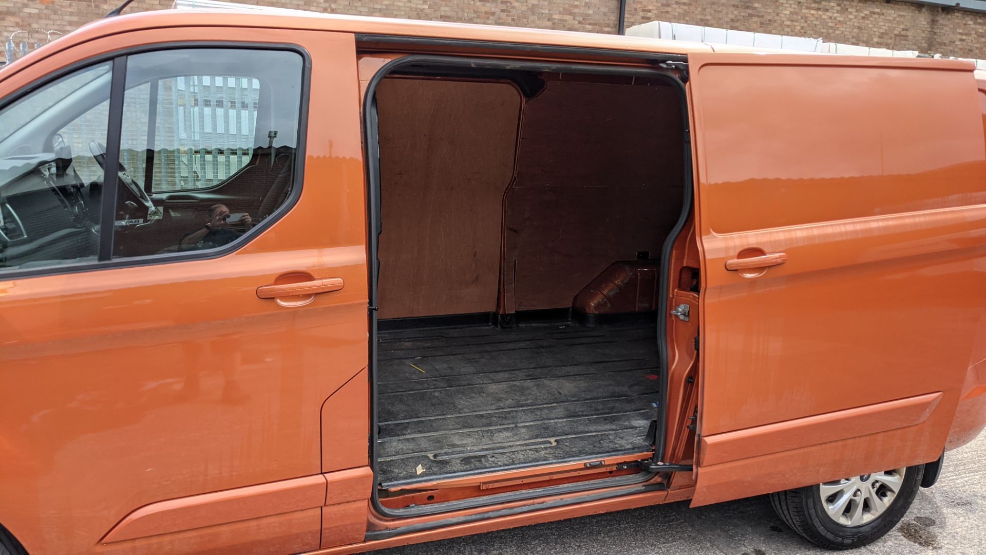 2019 Ford Transit Custom 300 L2 van, Orange Glow. High spec: Heated seats, air con, parking sensors - Image 37 of 66