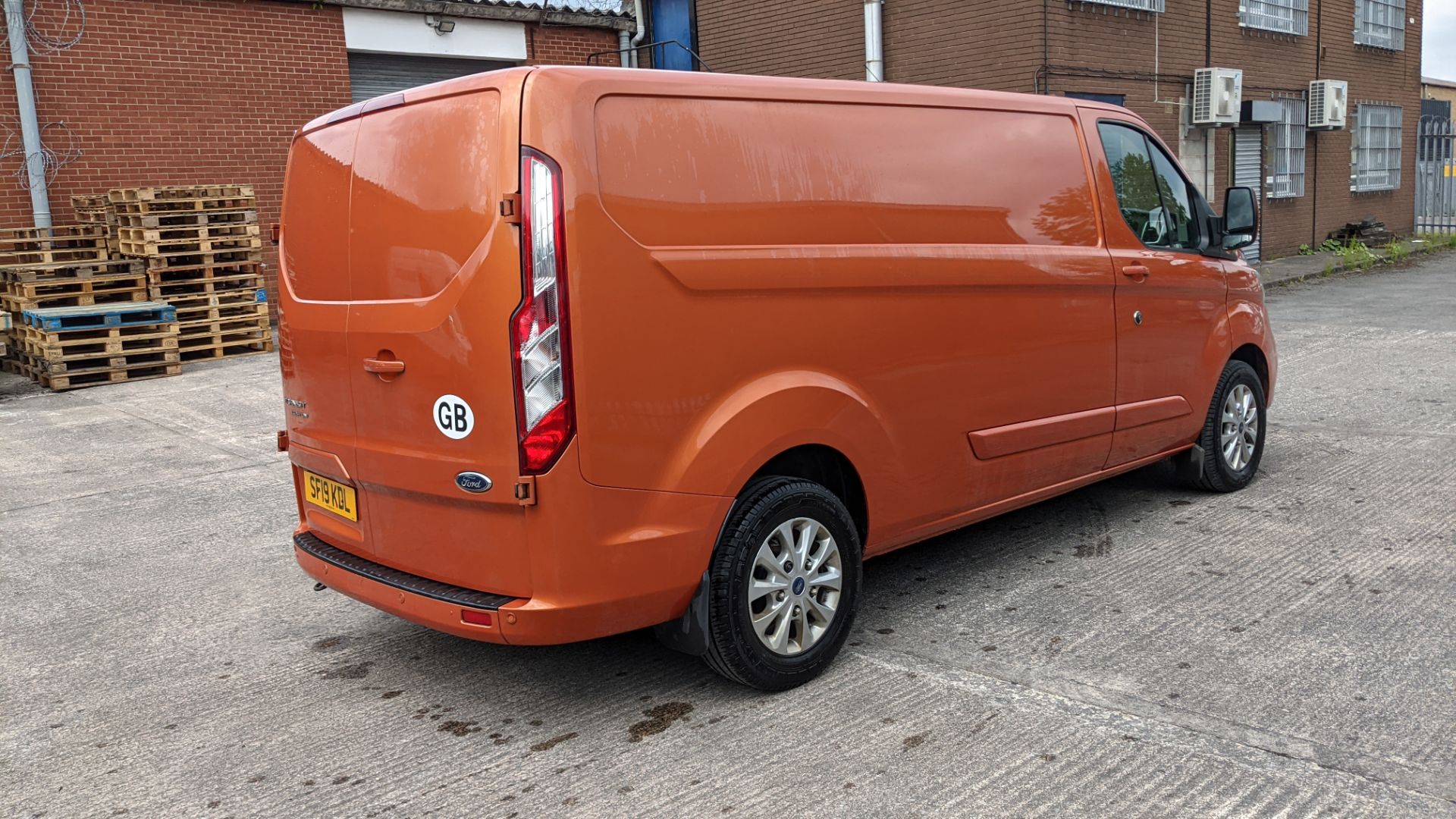 2019 Ford Transit Custom 300 L2 van, Orange Glow. High spec: Heated seats, air con, parking sensors - Image 20 of 66