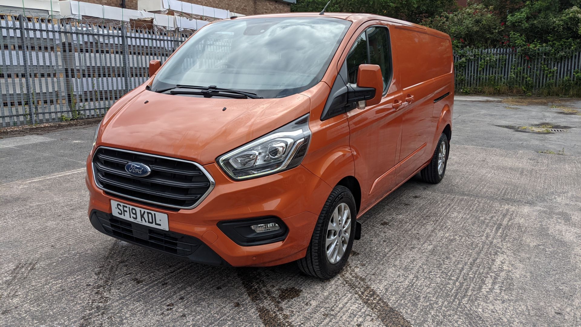 2019 Ford Transit Custom 300 L2 van, Orange Glow. High spec: Heated seats, air con, parking sensors - Image 8 of 66