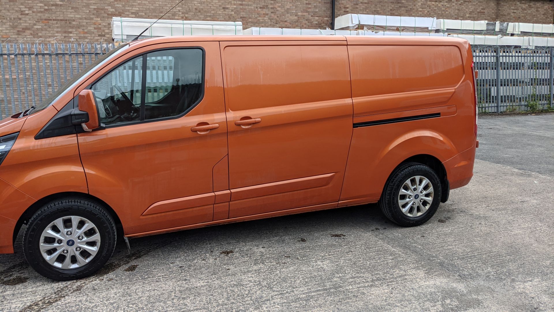 2019 Ford Transit Custom 300 L2 van, Orange Glow. High spec: Heated seats, air con, parking sensors - Image 11 of 66