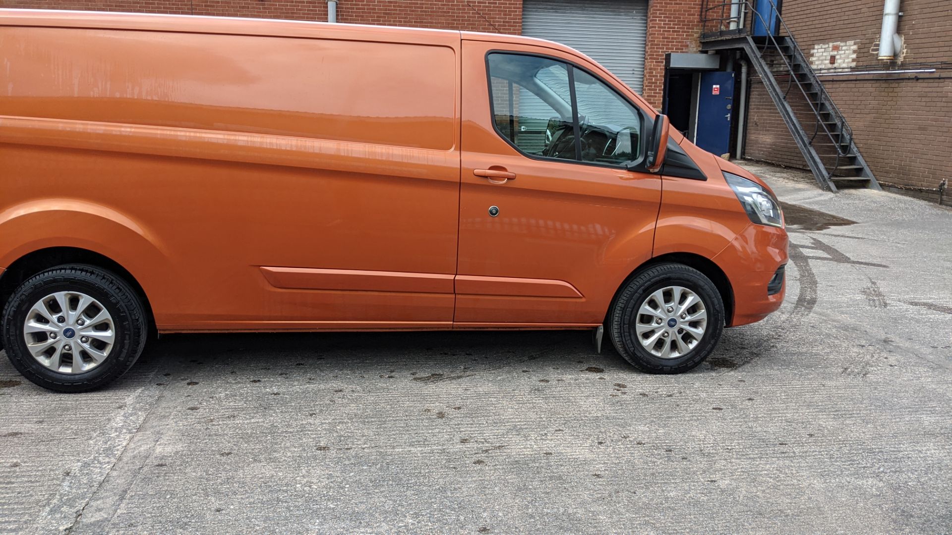 2019 Ford Transit Custom 300 L2 van, Orange Glow. High spec: Heated seats, air con, parking sensors - Image 23 of 66