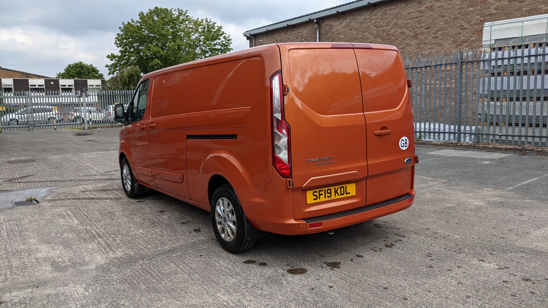 2019 Ford Transit Custom 300 L2 van, Orange Glow. High spec: Heated seats, air con, parking sensors - Image 15 of 66