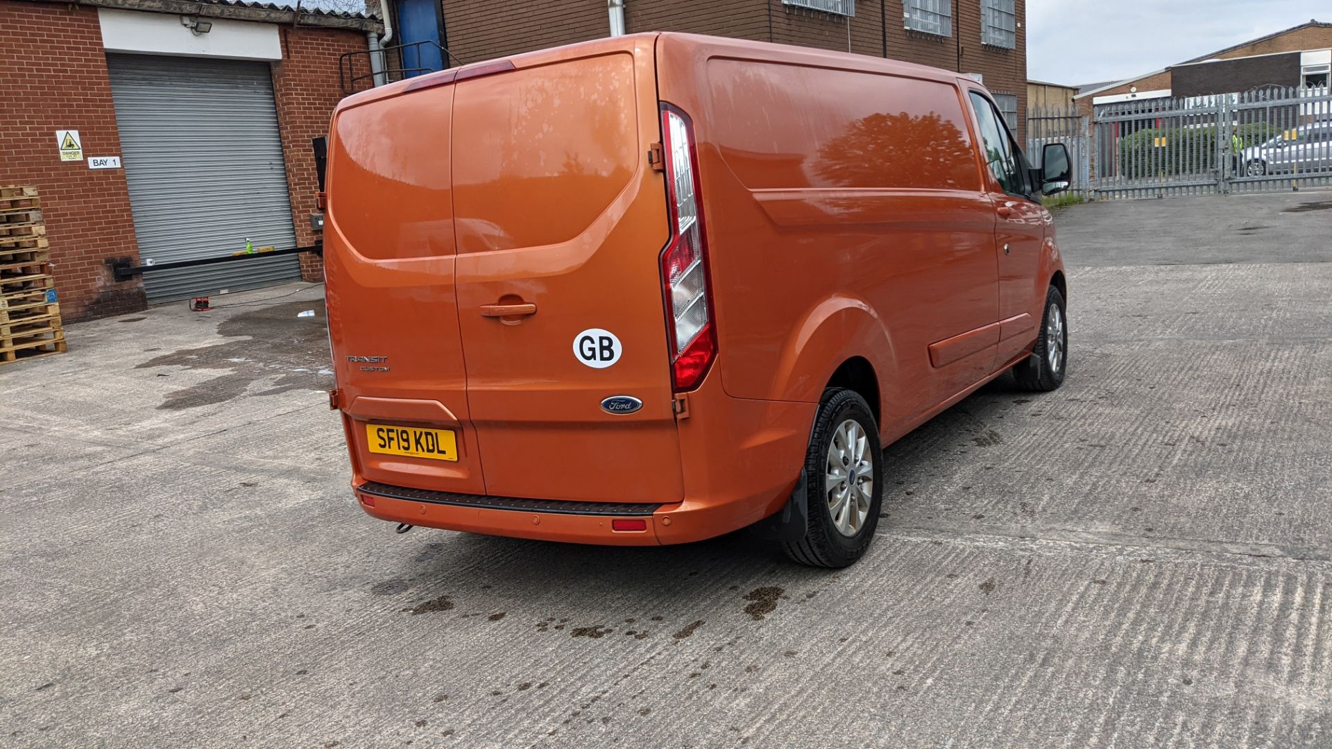 2019 Ford Transit Custom 300 L2 van, Orange Glow. High spec: Heated seats, air con, parking sensors - Image 19 of 66