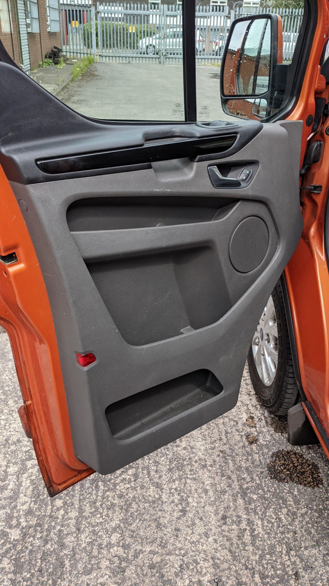 2019 Ford Transit Custom 300 L2 van, Orange Glow. High spec: Heated seats, air con, parking sensors - Image 39 of 66