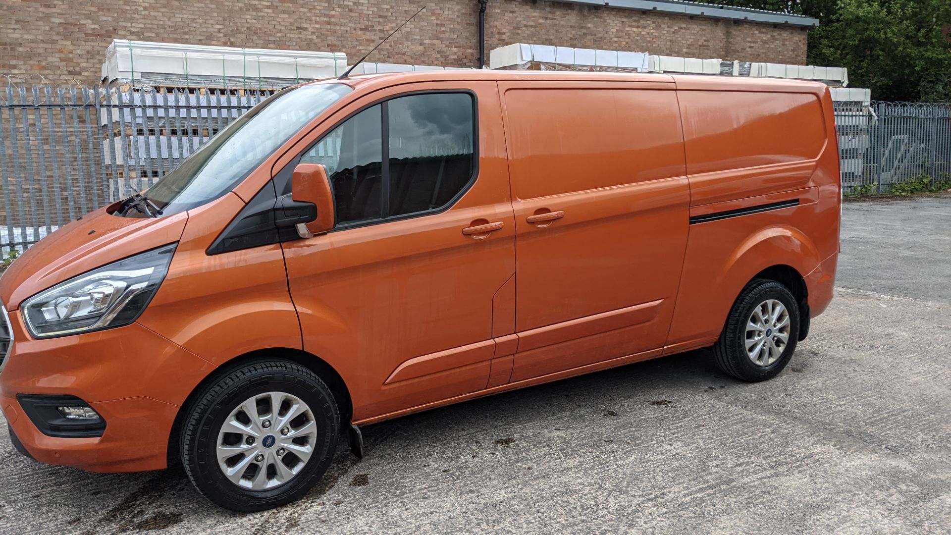 2019 Ford Transit Custom 300 L2 van, Orange Glow. High spec: Heated seats, air con, parking sensors - Image 10 of 66