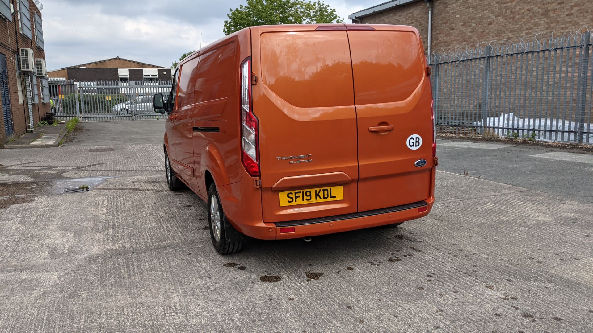 2019 Ford Transit Custom 300 L2 van, Orange Glow. High spec: Heated seats, air con, parking sensors - Image 16 of 66