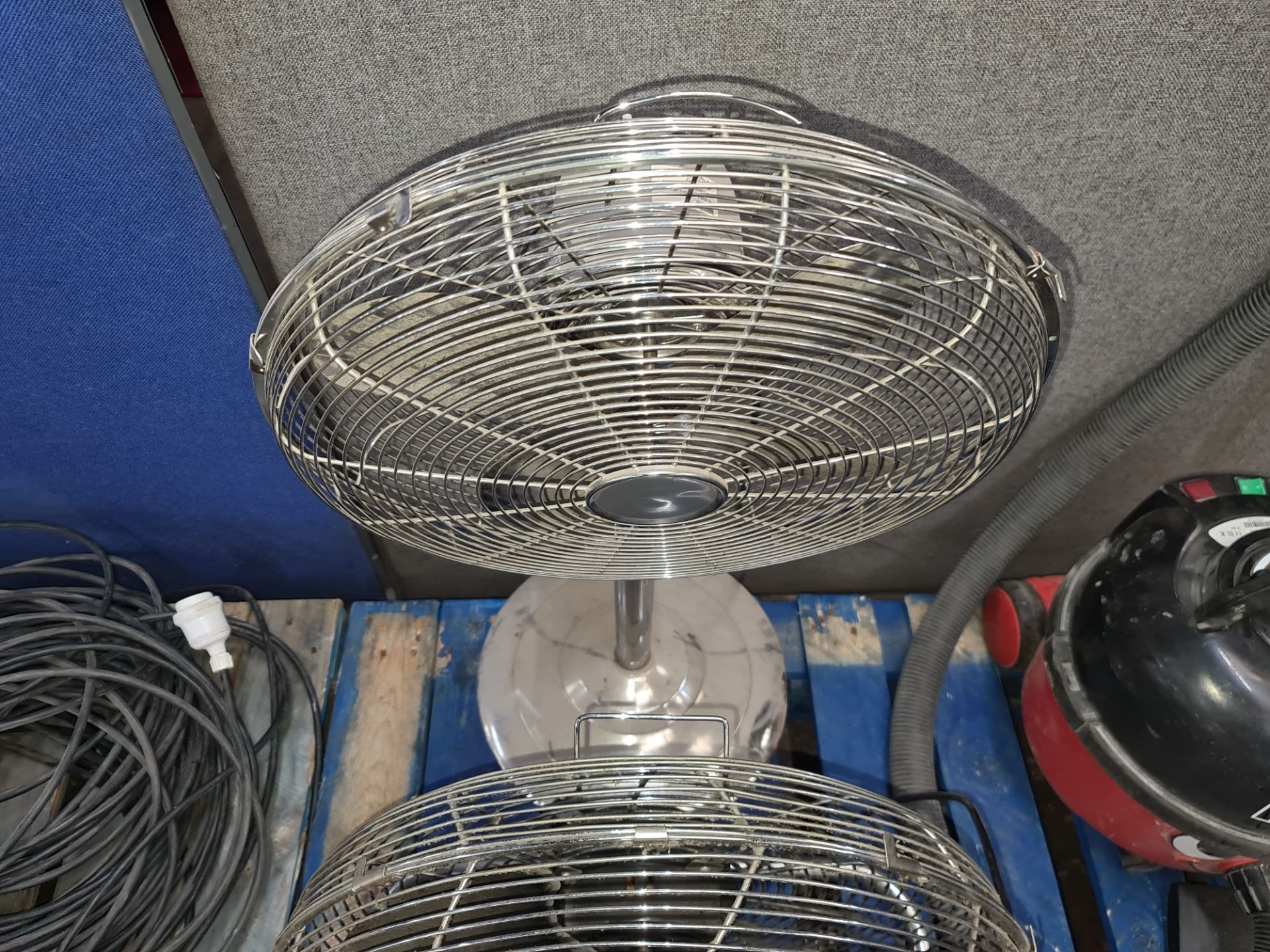 3 off assorted heavy-duty fans - Image 4 of 7