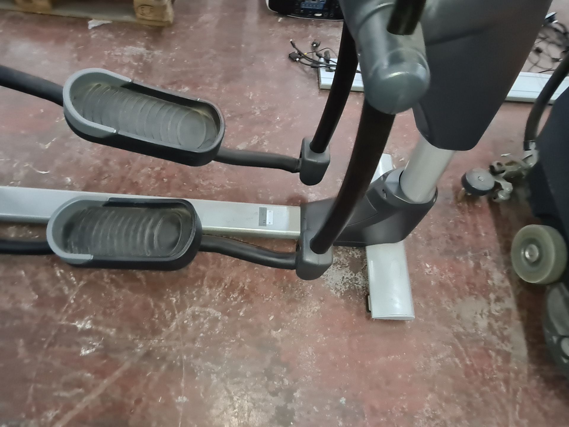 Impulse RE500 elliptical cross trainer (the screen self powers) - Image 3 of 10
