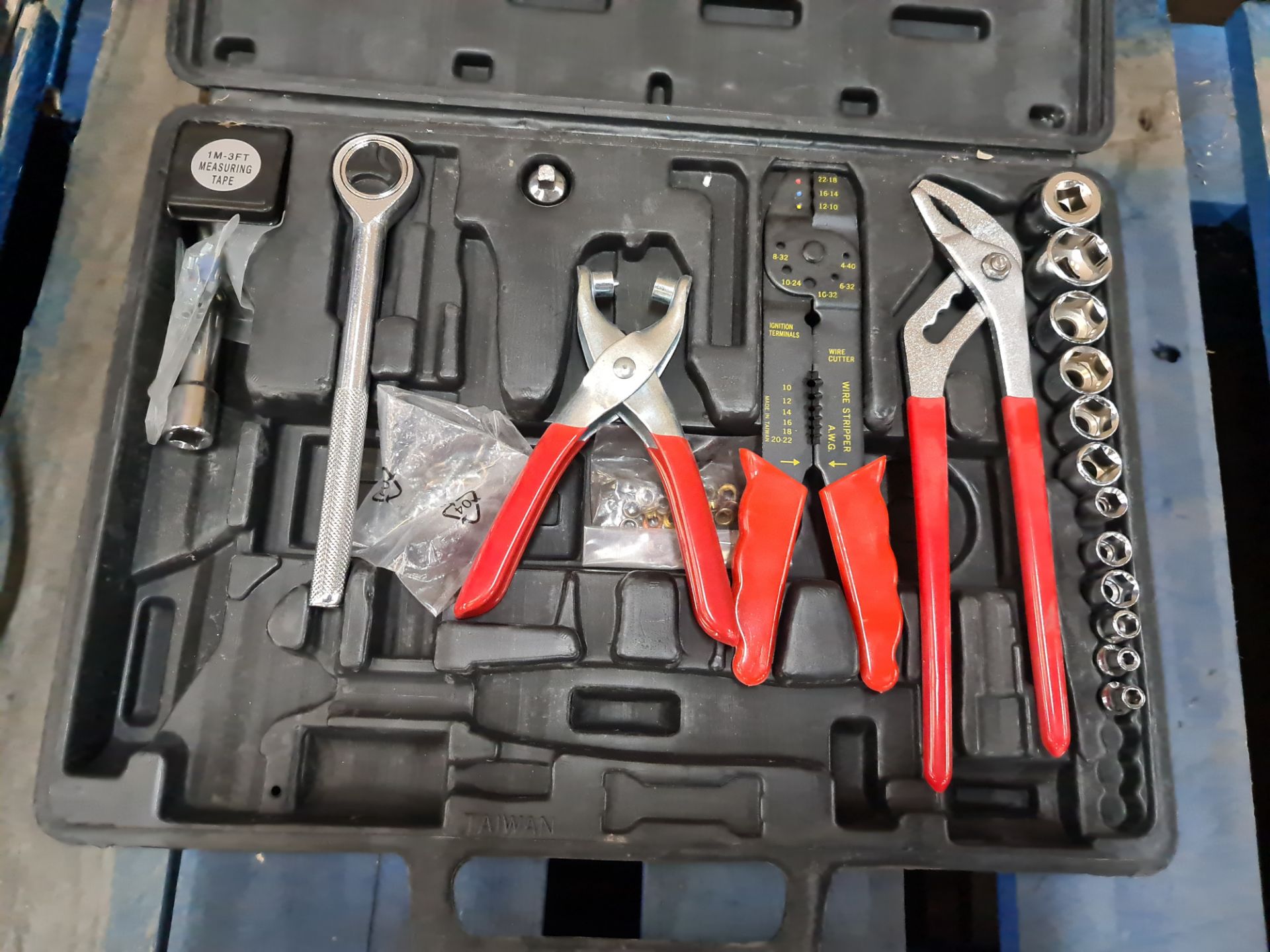 Tool kit & contents - Image 2 of 5