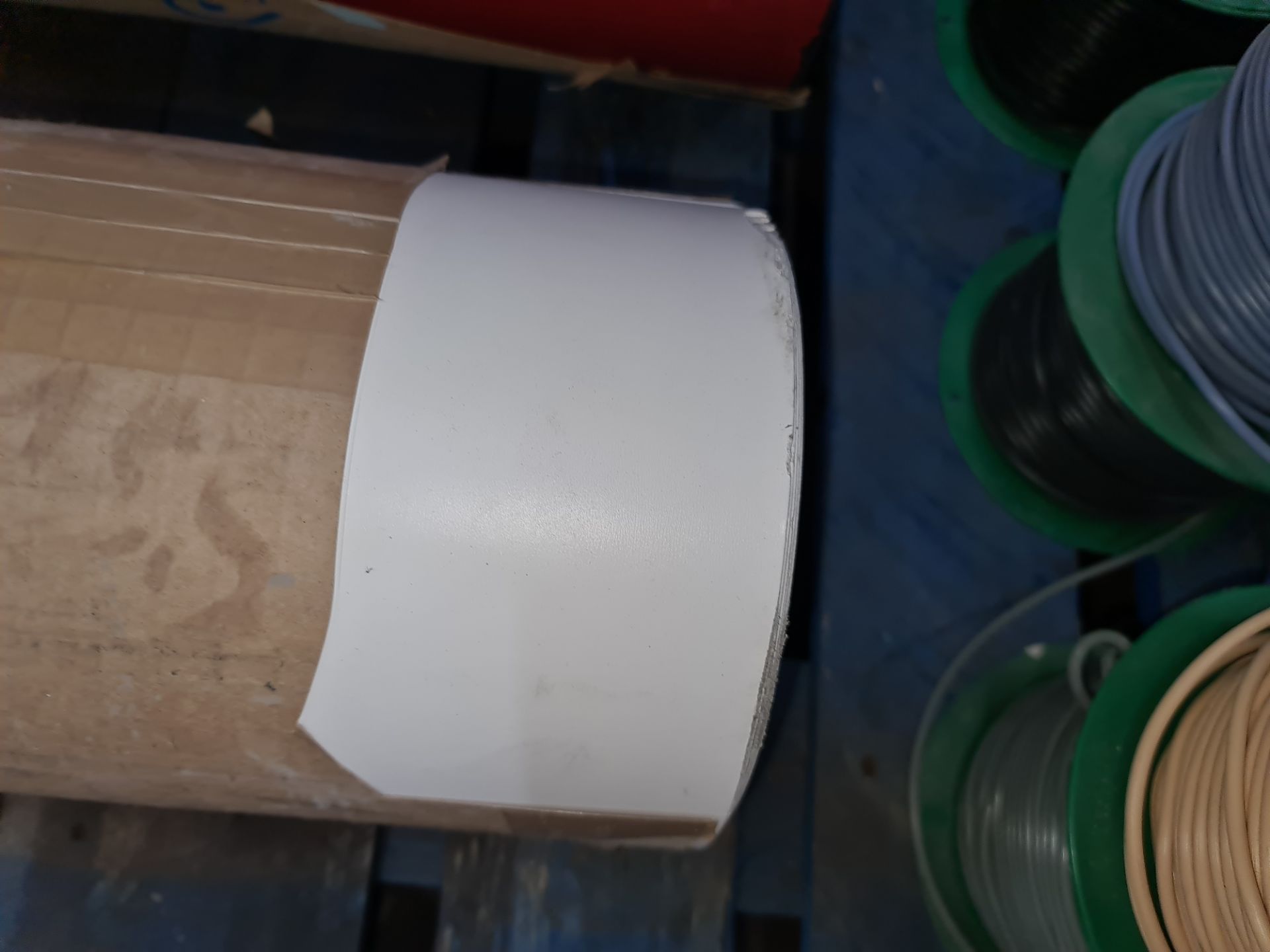 6 off assorted rolls & part rolls of vinyl floor covering & similar - Image 4 of 9