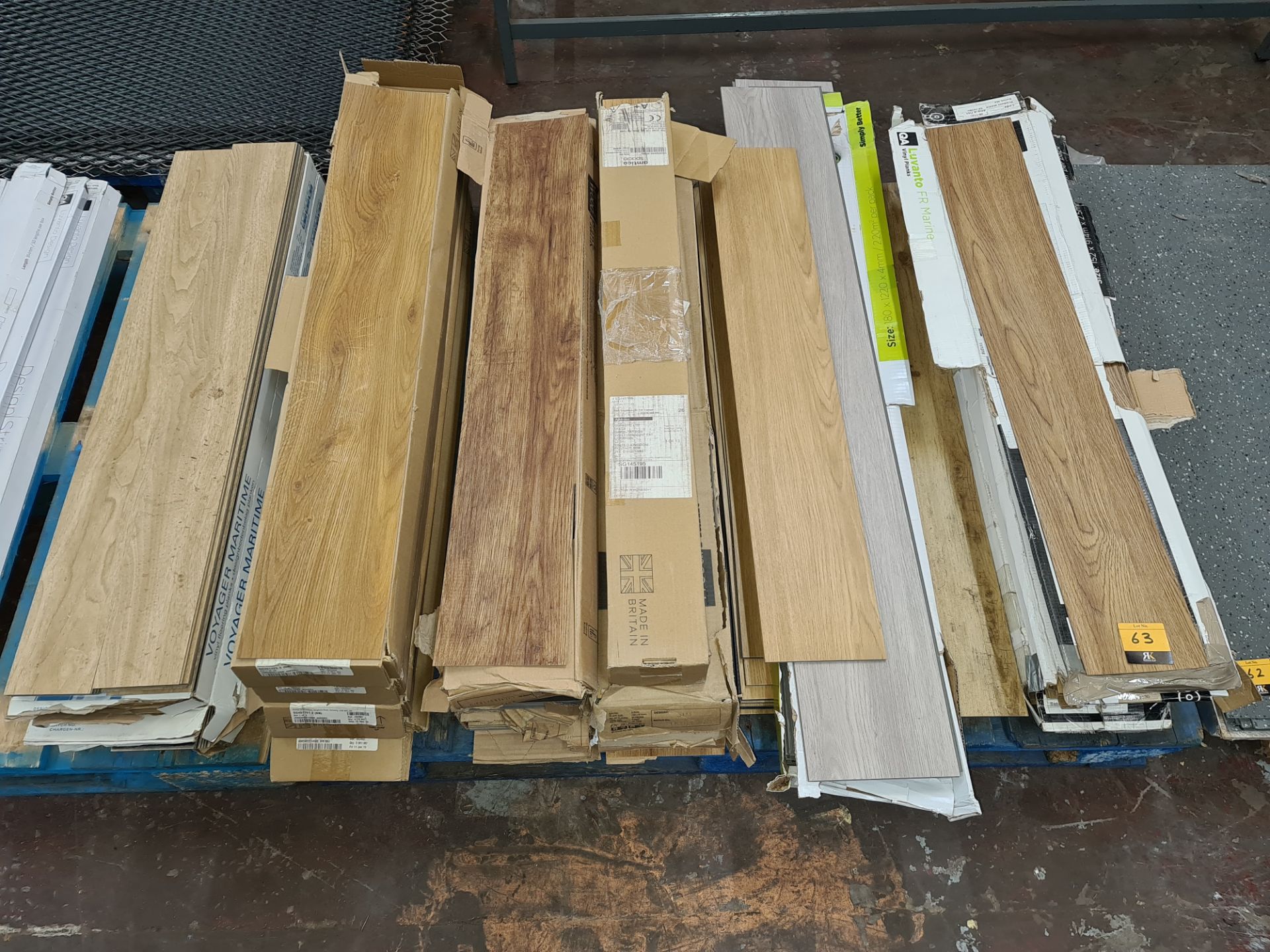 Approx. 6 stacks of assorted wooden flooring