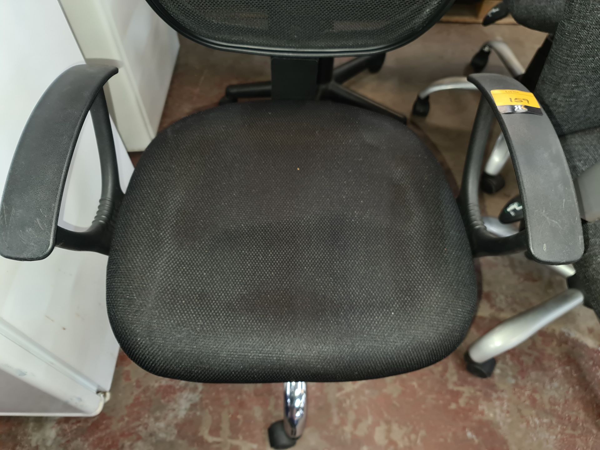 Mesh back operator's chair - Image 2 of 4