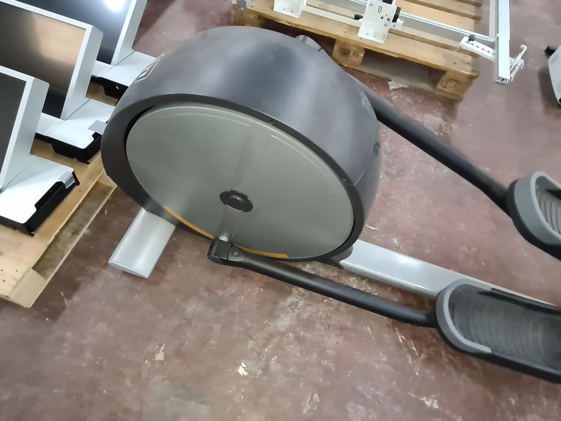 Impulse RE500 elliptical cross trainer (the screen self powers) - Image 4 of 10