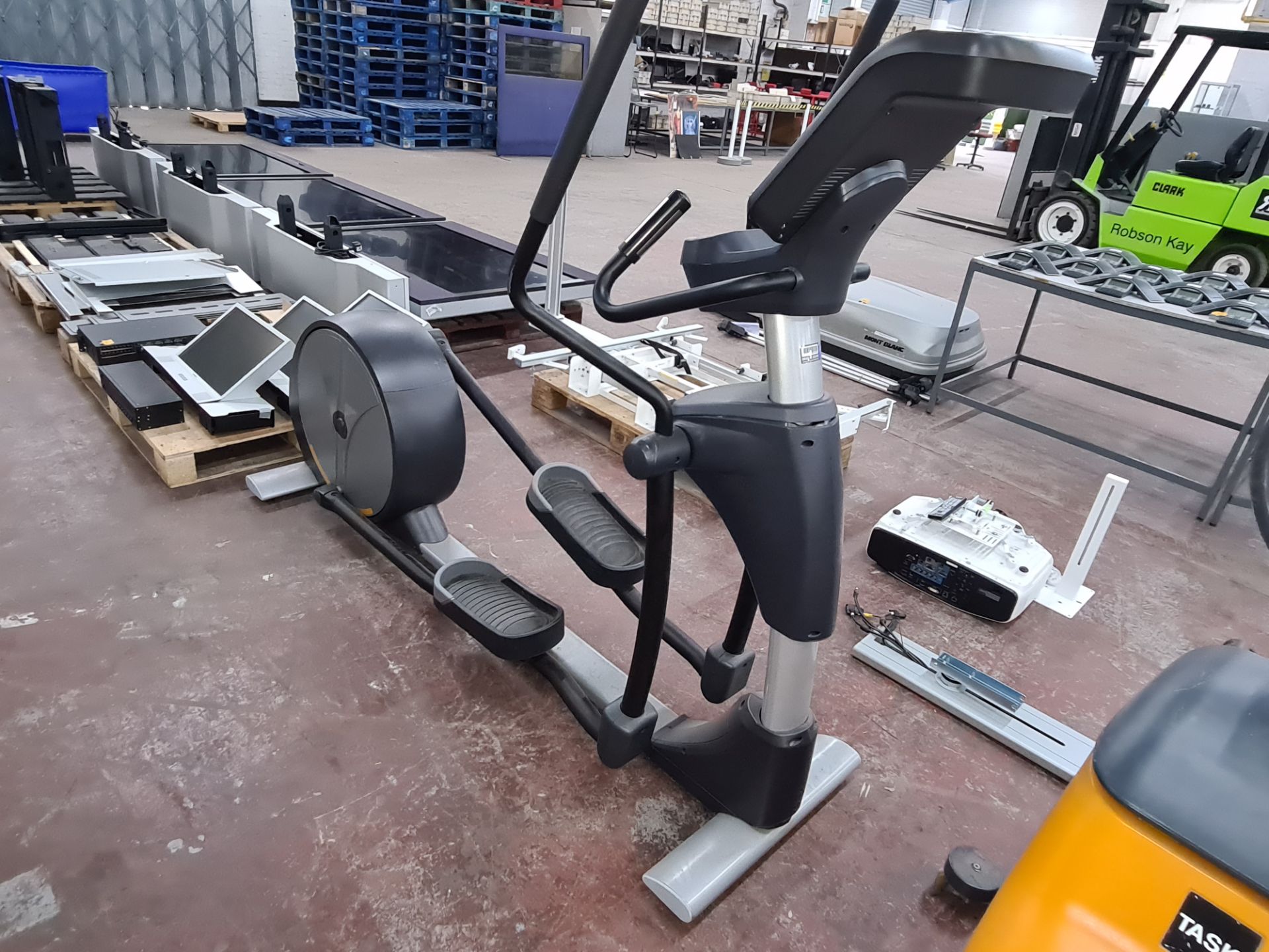 Impulse RE500 elliptical cross trainer (the screen self powers) - Image 2 of 10