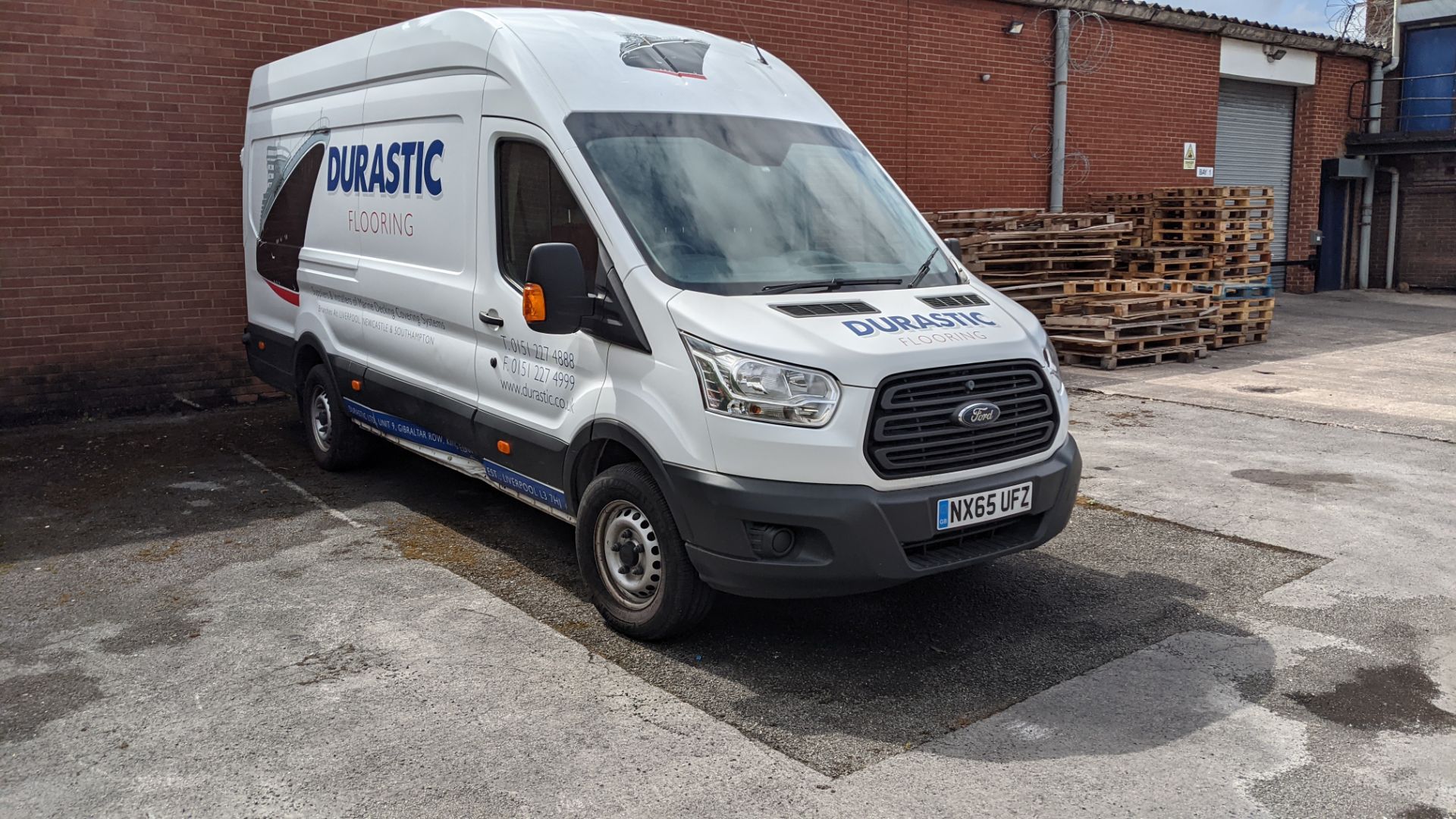 2015 Ford Transit 350 XLWB panel van - Image 10 of 37