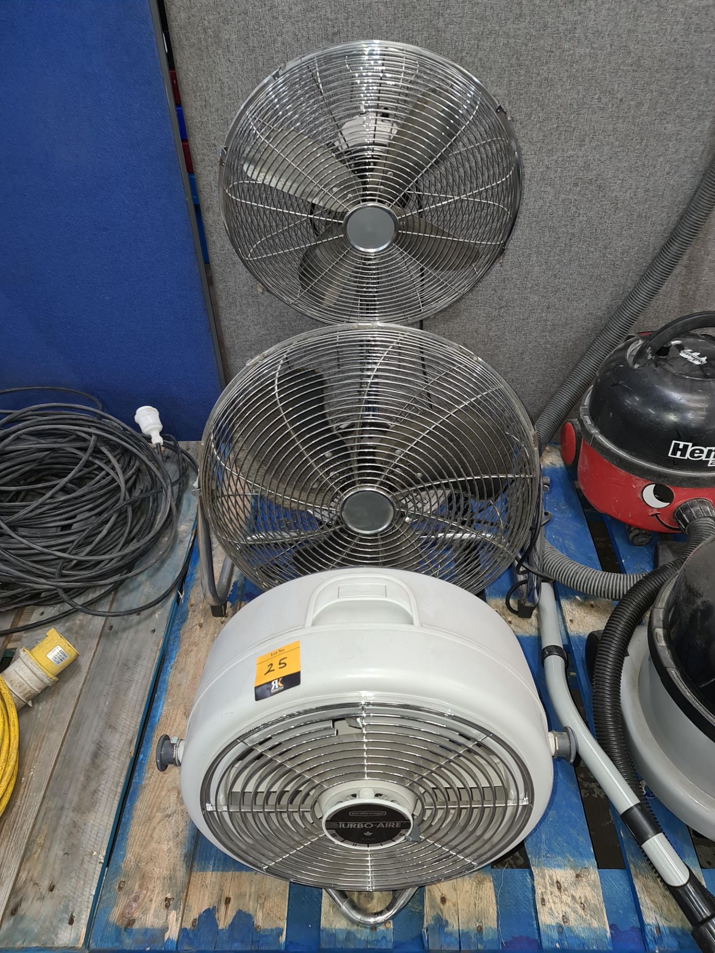 3 off assorted heavy-duty fans