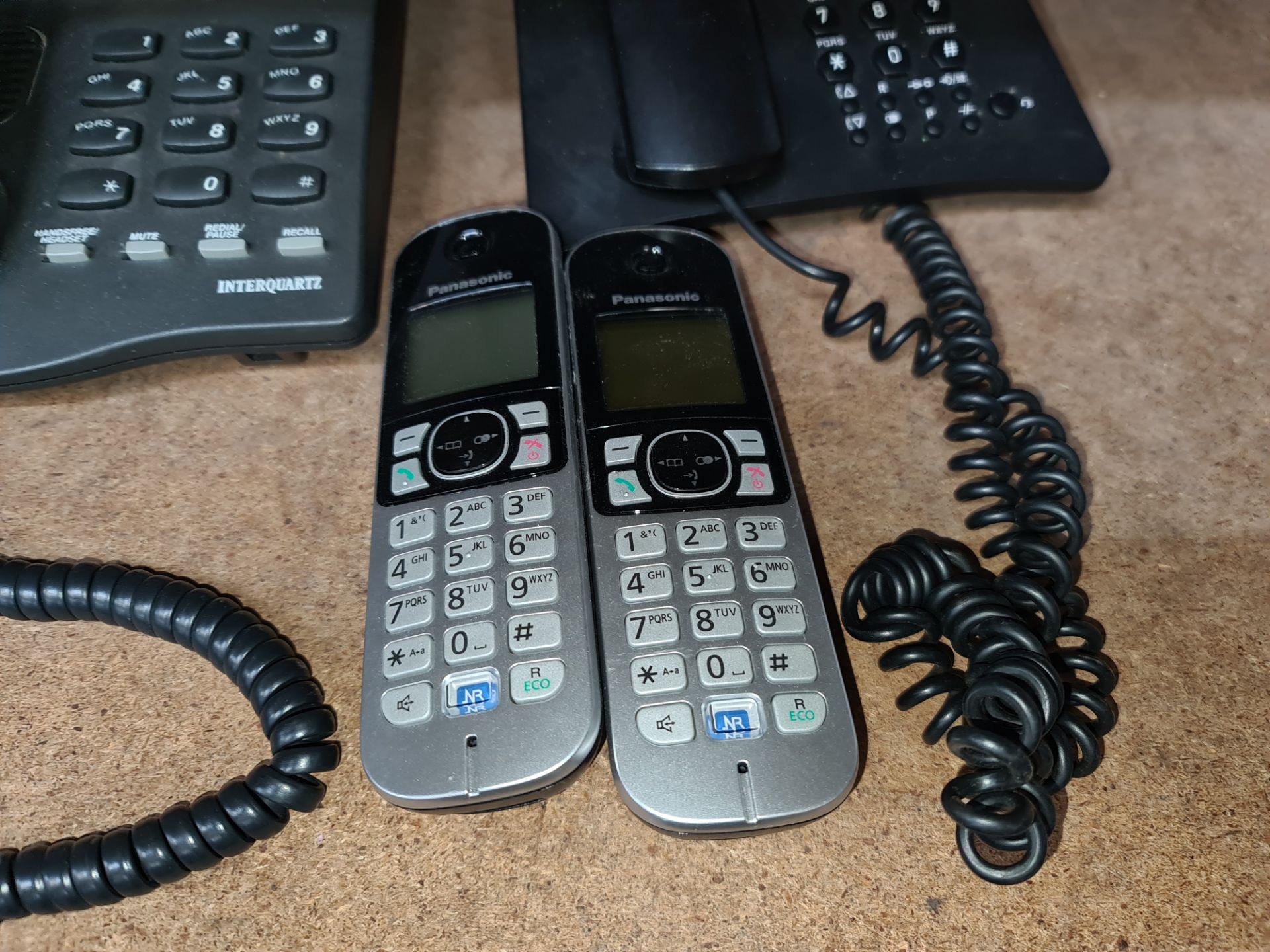 Telephone handsets comprising 5 DECT handsets, 3 DECT base stations & 2 regular telephone handsets - Image 2 of 4