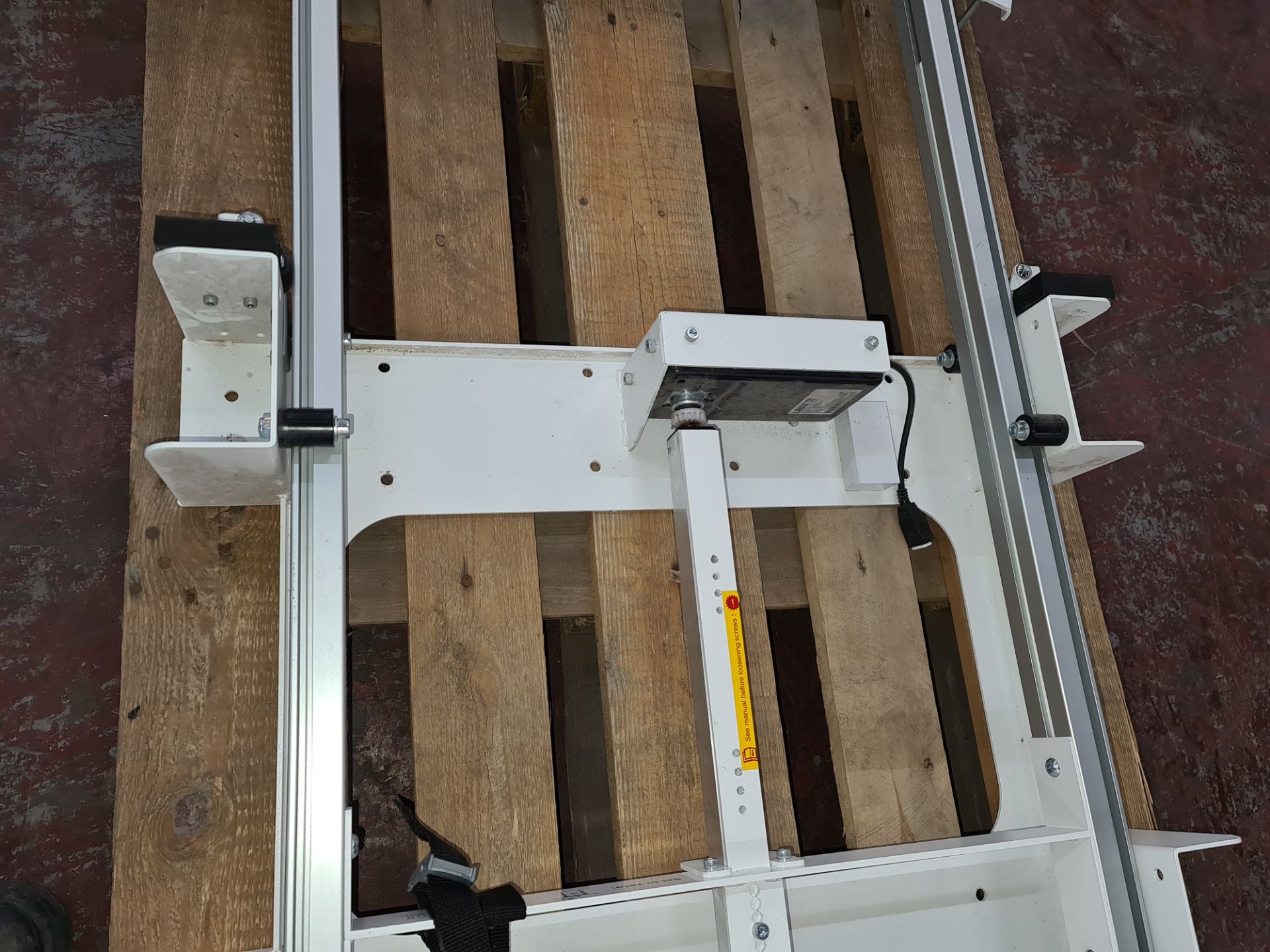 SMS motorised large panel mounting system - Image 4 of 7