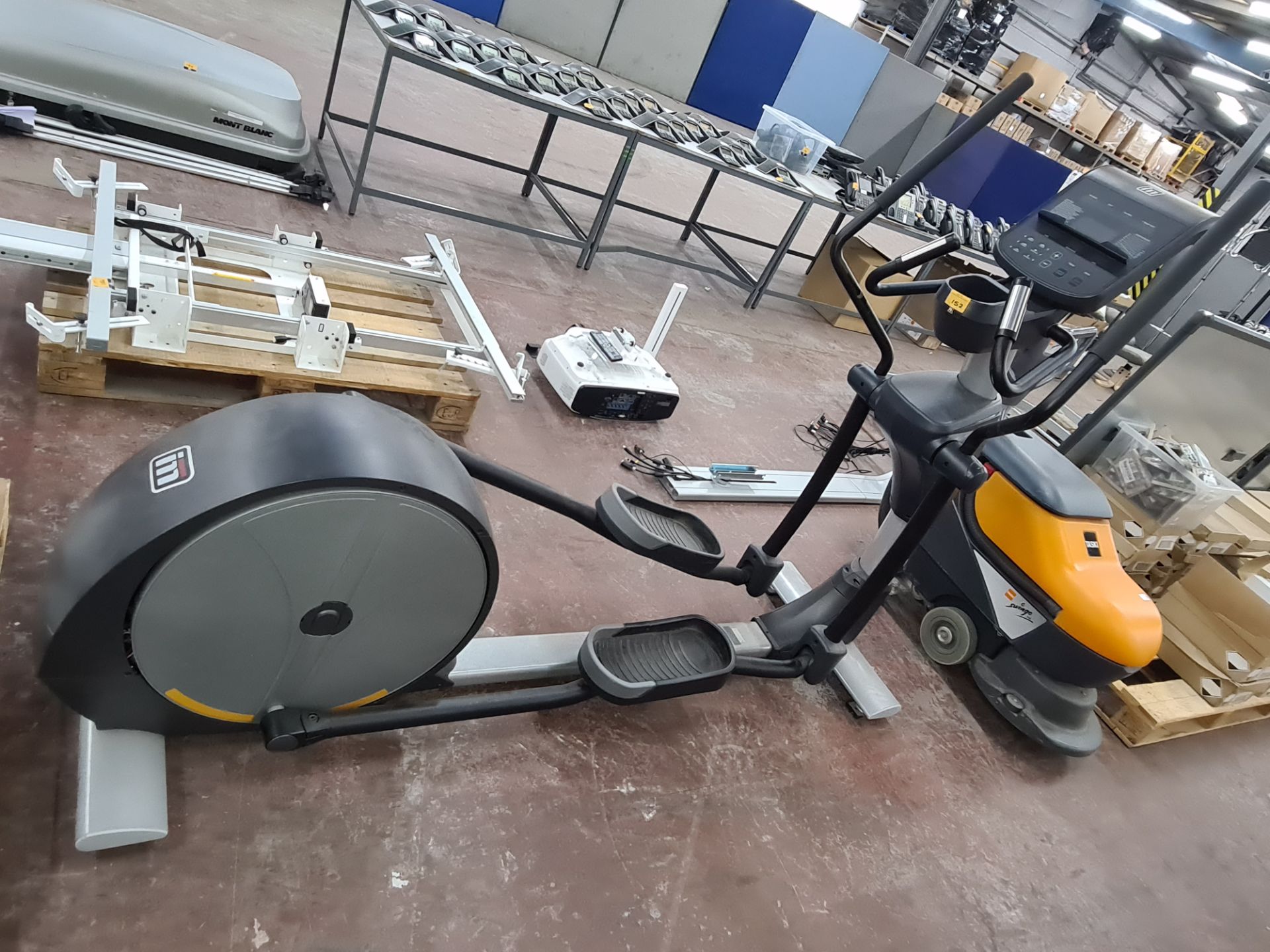 Impulse RE500 elliptical cross trainer (the screen self powers)