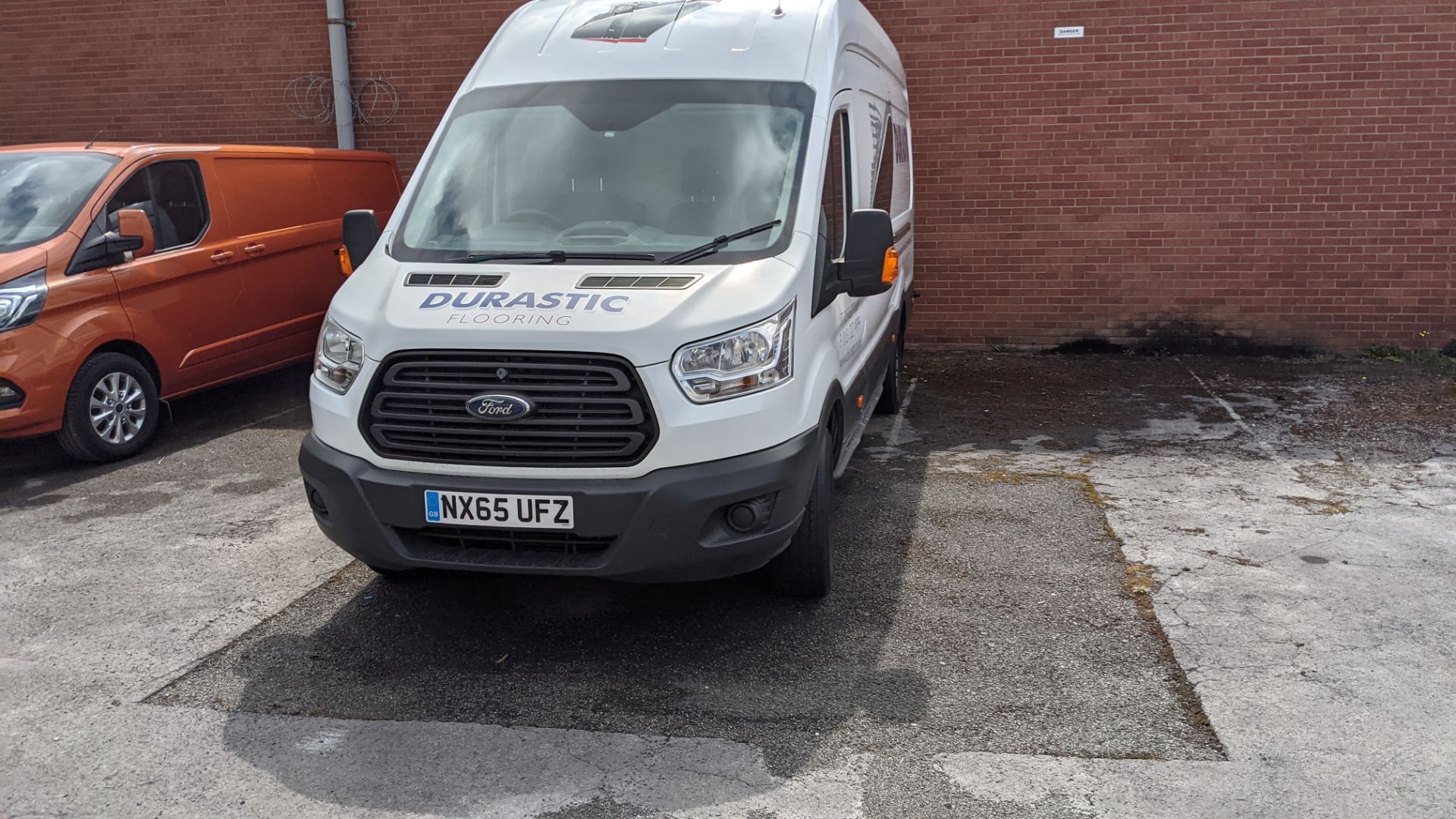 2015 Ford Transit 350 XLWB panel van - Image 6 of 37