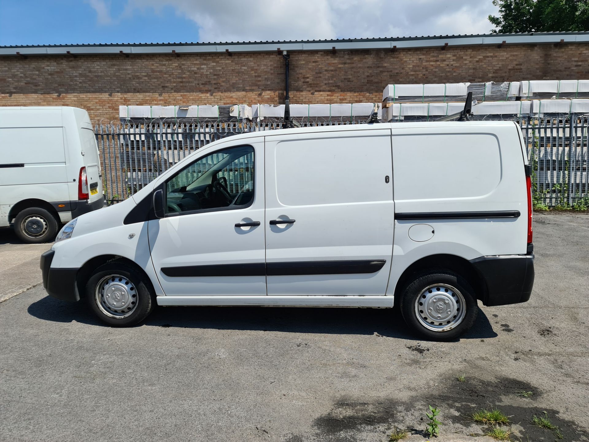 2015 Toyota Proace 1200 L1H1 HDi panel van - Image 8 of 42
