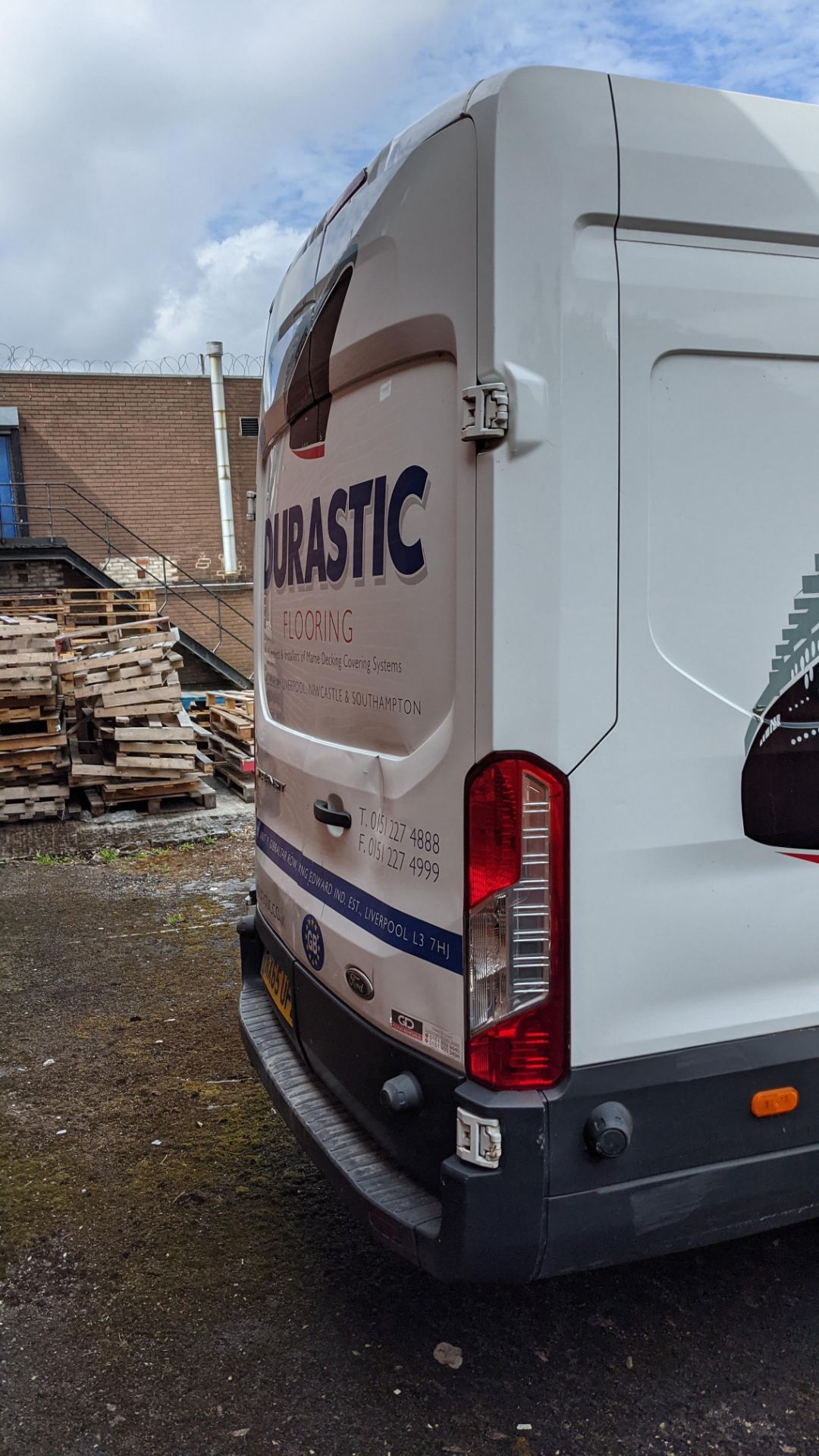 2015 Ford Transit 350 XLWB panel van - Image 15 of 37