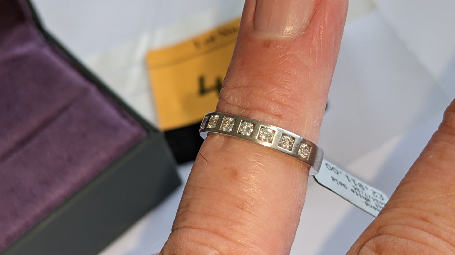 18ct white gold & diamond ring with 7 stones each weighing 0.05ct. RRP £2,911 - Image 13 of 14