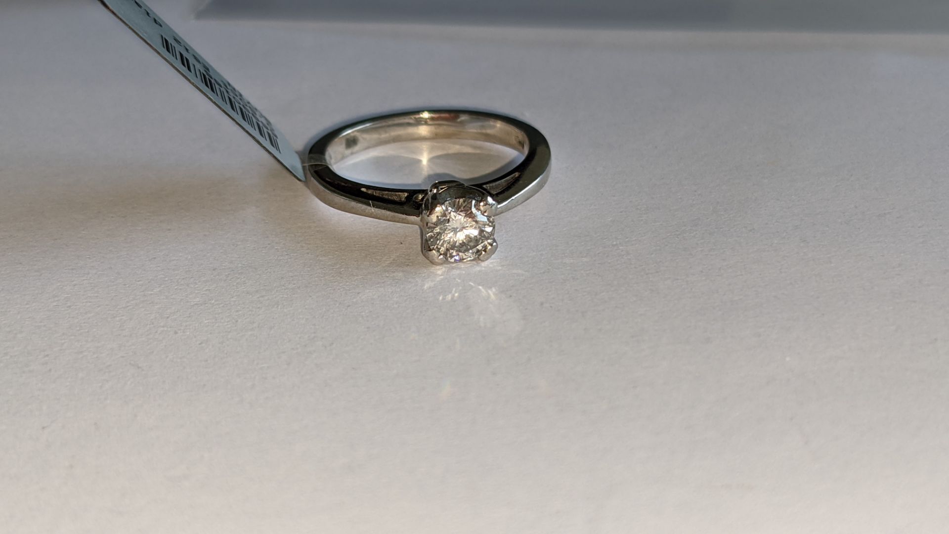 Platinum 950 ring with 0.50ct diamond. Includes diamond report/certification indicating the central - Image 8 of 25