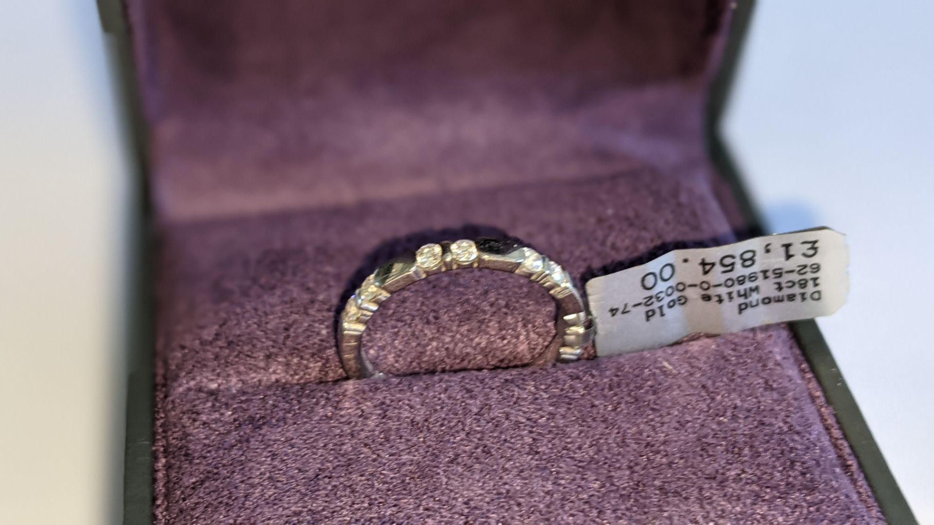 18ct white gold & diamond ring with 0.32ct of diamonds (8 diamonds in 2 pairs). RRP £1,854 - Image 3 of 22
