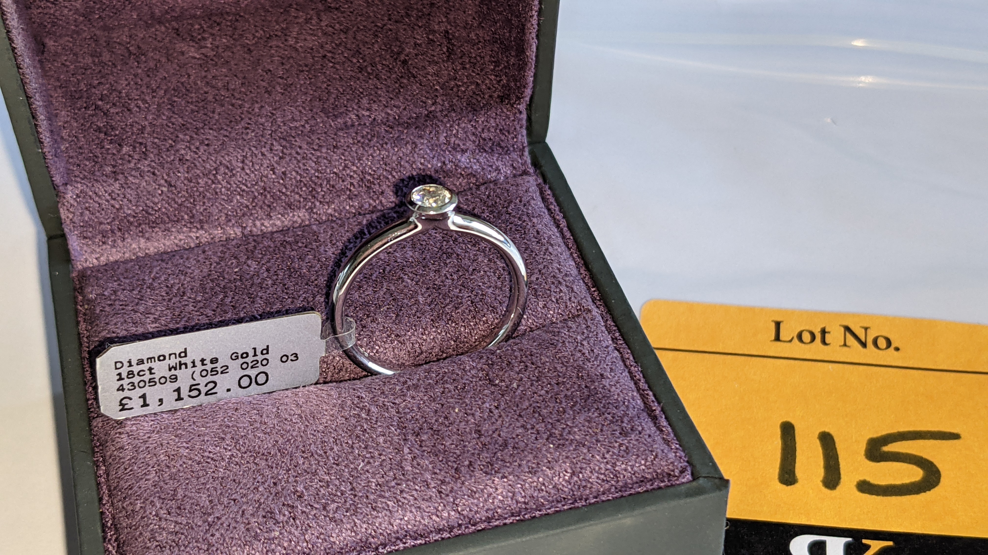 18ct white gold ring with 0.20ct G/Si brilliant cut diamond RRP £1,152