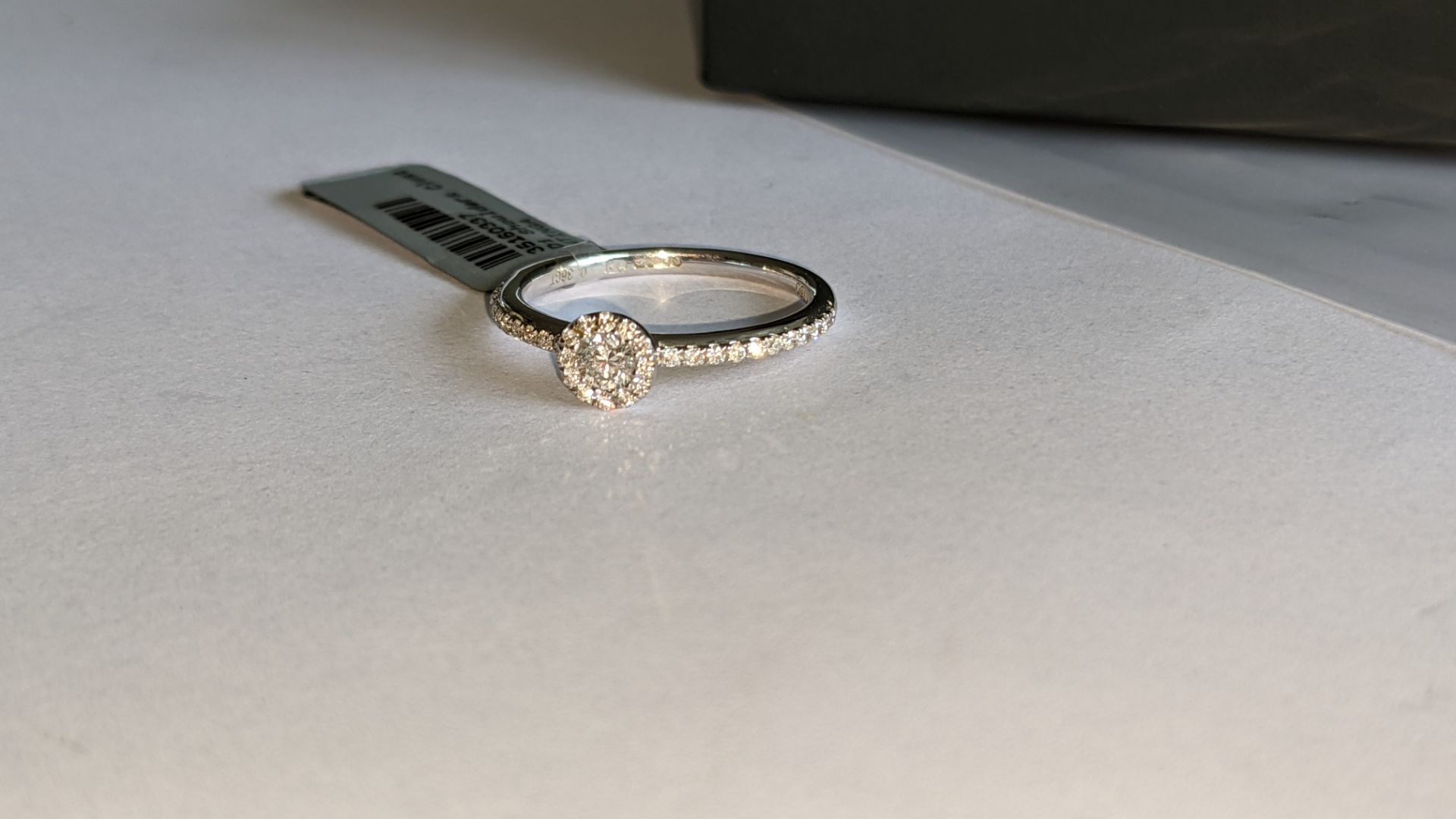 18ct white gold & diamond ring with 0.36ct diamonds on the shoulders & around the central stone. RRP - Image 8 of 17