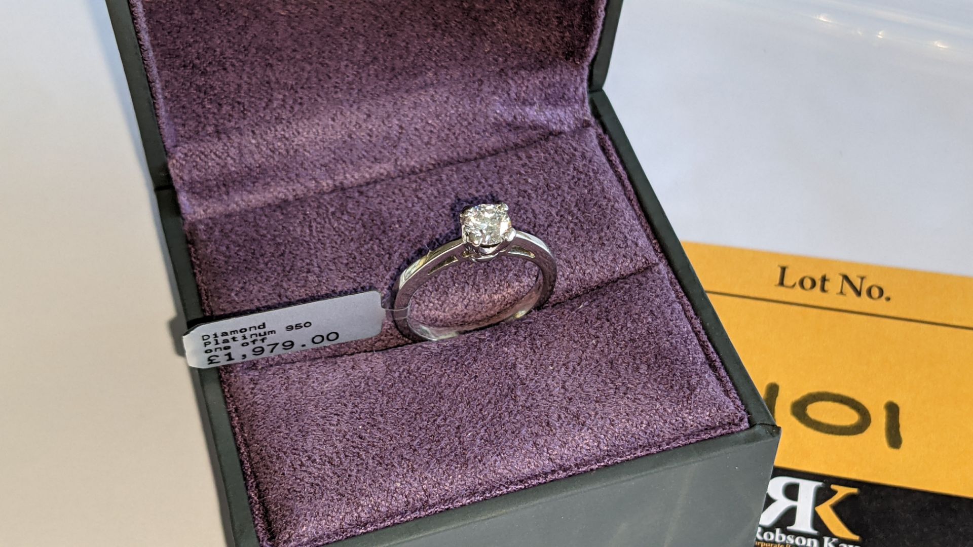 Platinum 950 ring with 0.50ct diamond. Includes diamond report/certification indicating the central - Image 3 of 25