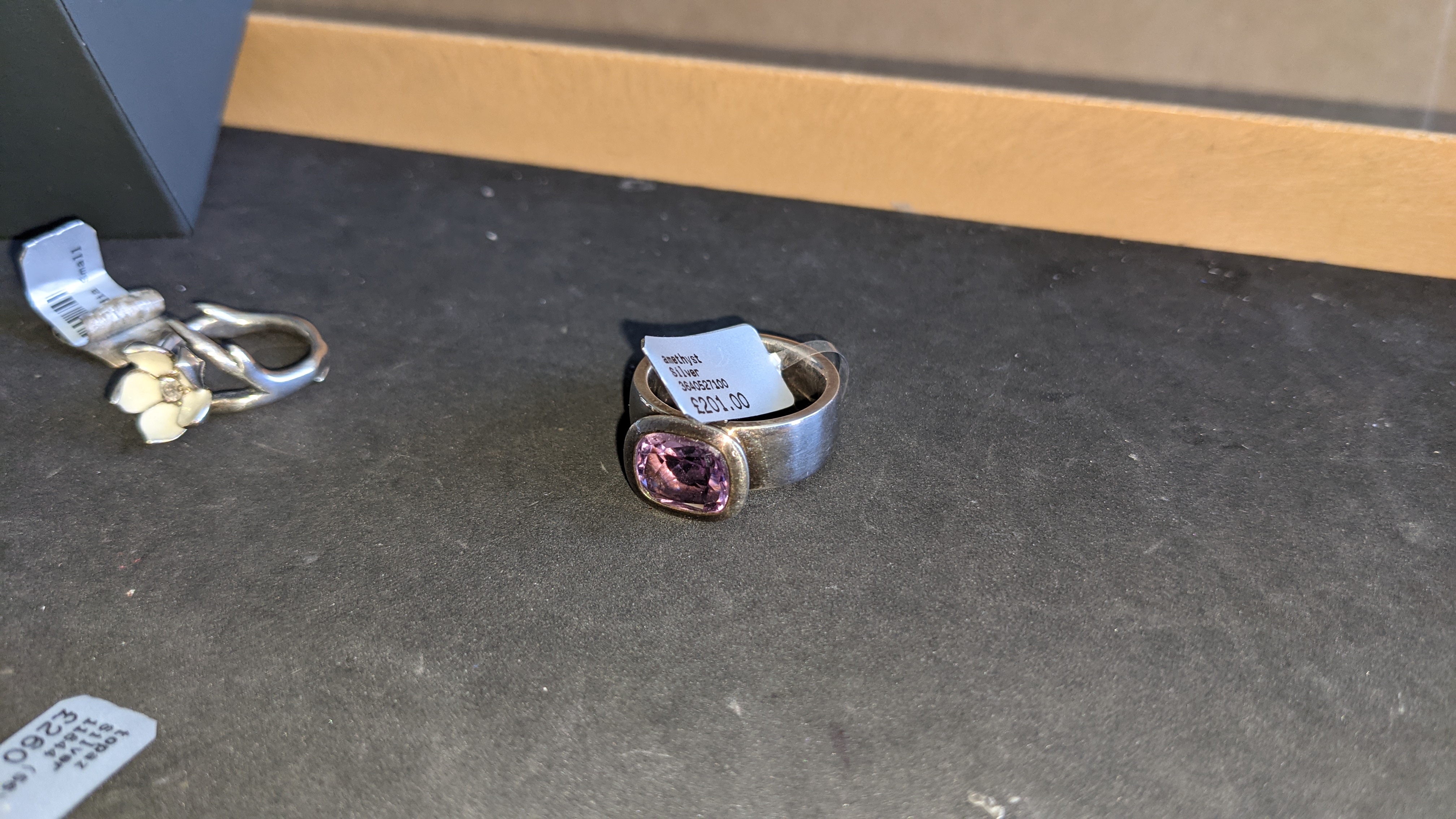 5 off assorted rings, each with coloured stones, the rings having RRPs varying from £201 - £299, tot - Image 10 of 19