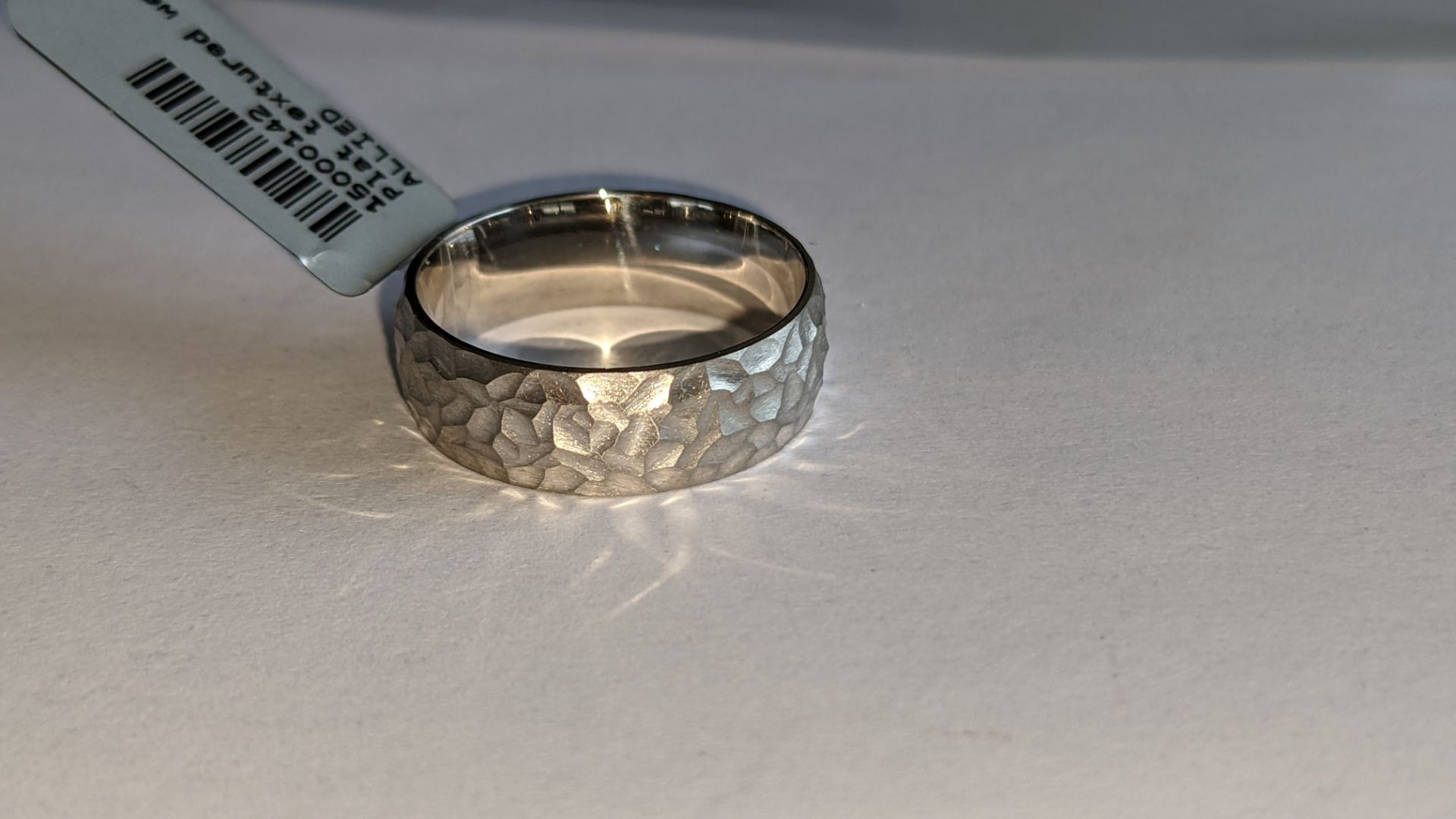 Platinum 950 6mm textured wedding ring. RRP £850 - Image 5 of 12