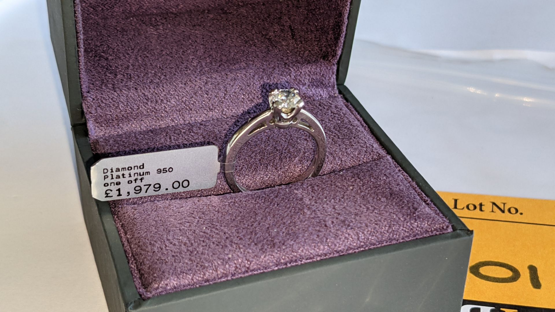Platinum 950 ring with 0.50ct diamond. Includes diamond report/certification indicating the central - Image 4 of 25