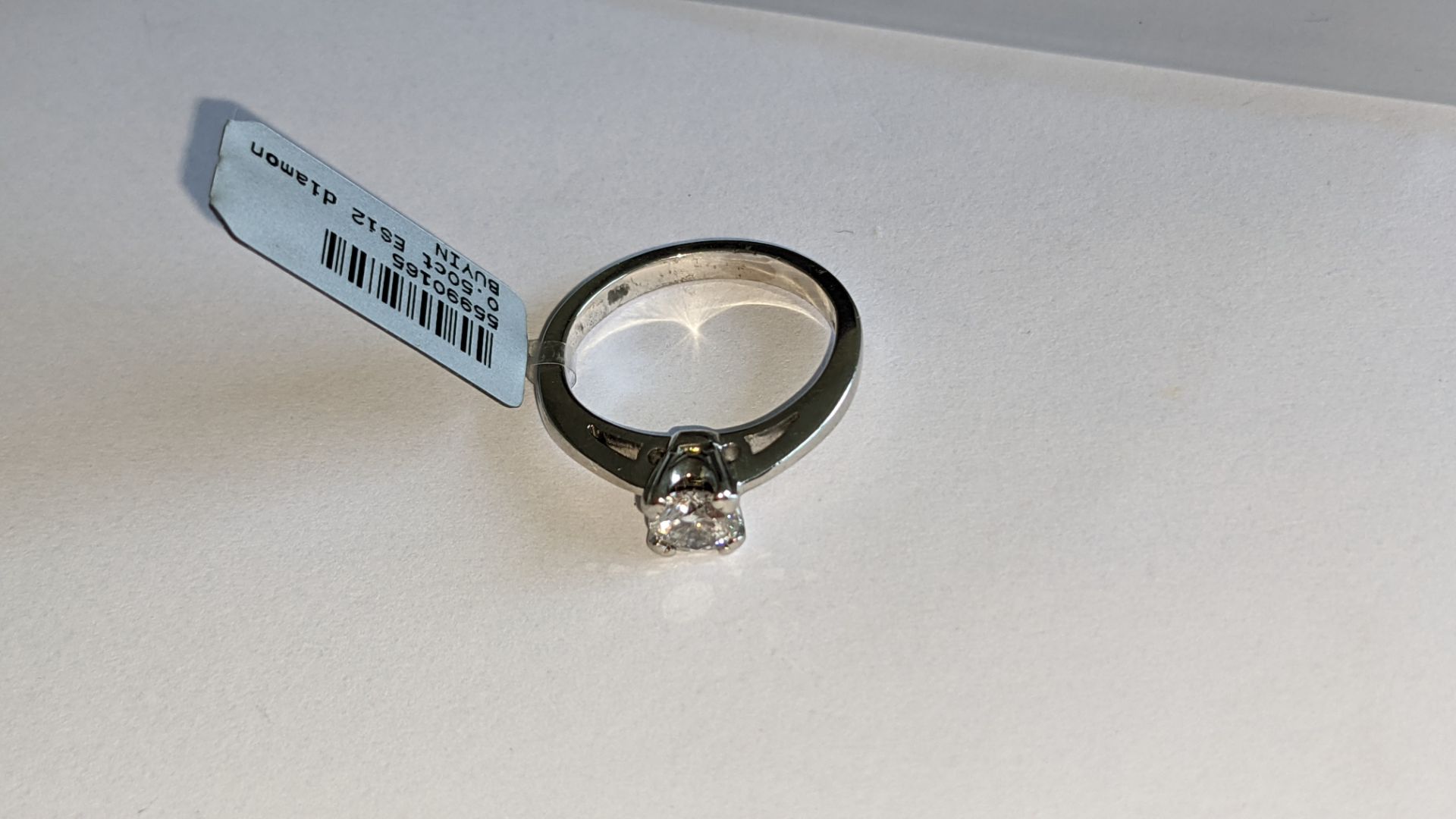 Platinum 950 ring with 0.50ct diamond. Includes diamond report/certification indicating the central - Image 9 of 25