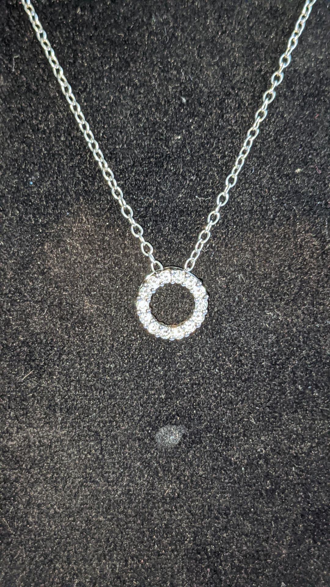 18ct white gold & diamond circle shaped pendant plus 18ct white gold 16" necklace. RRP of pendant £1 - Image 6 of 12