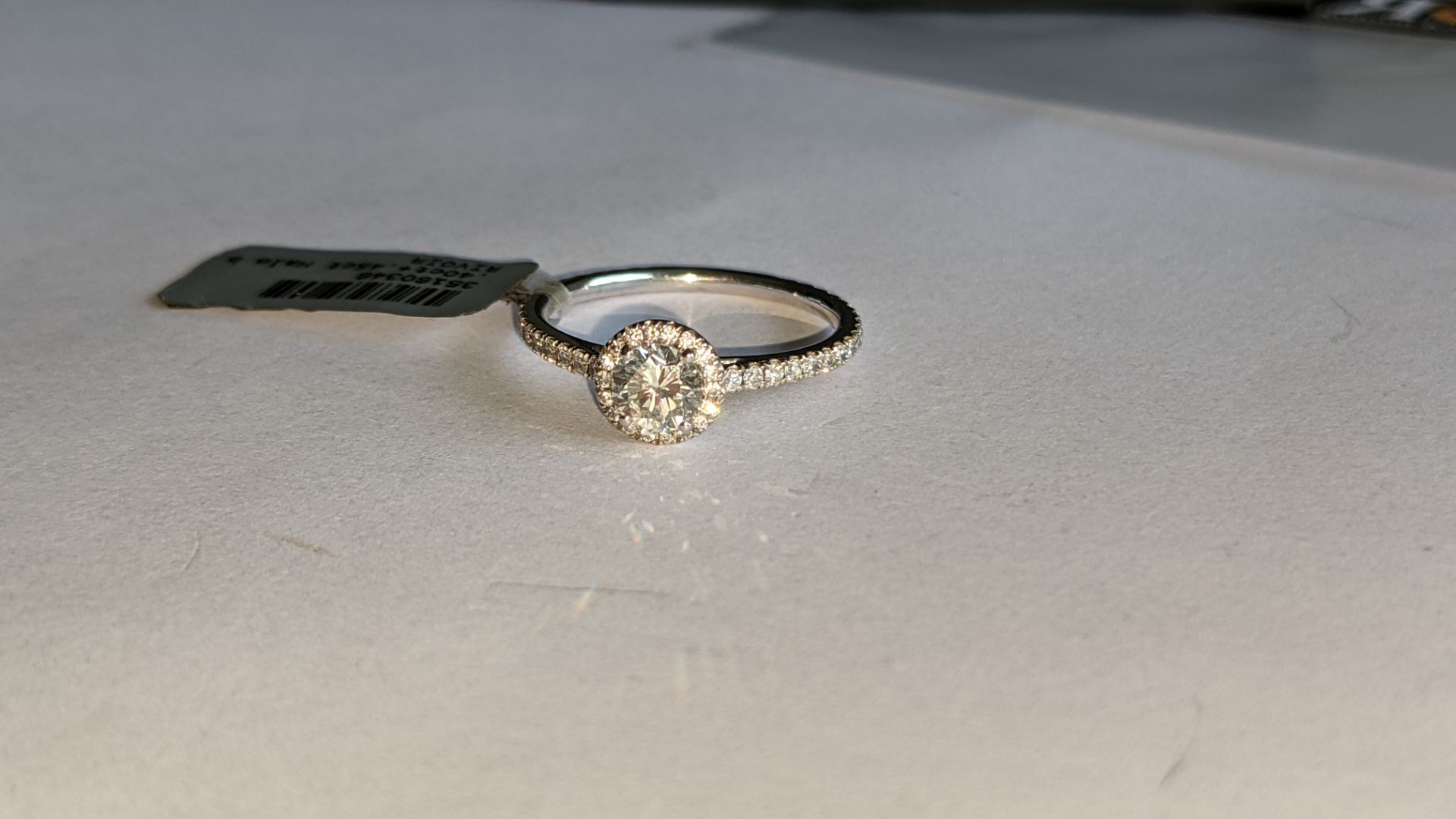 18ct white gold & diamond ring with 0.40ct central stone & 0.45ct of stones in a circle around the c - Image 6 of 15