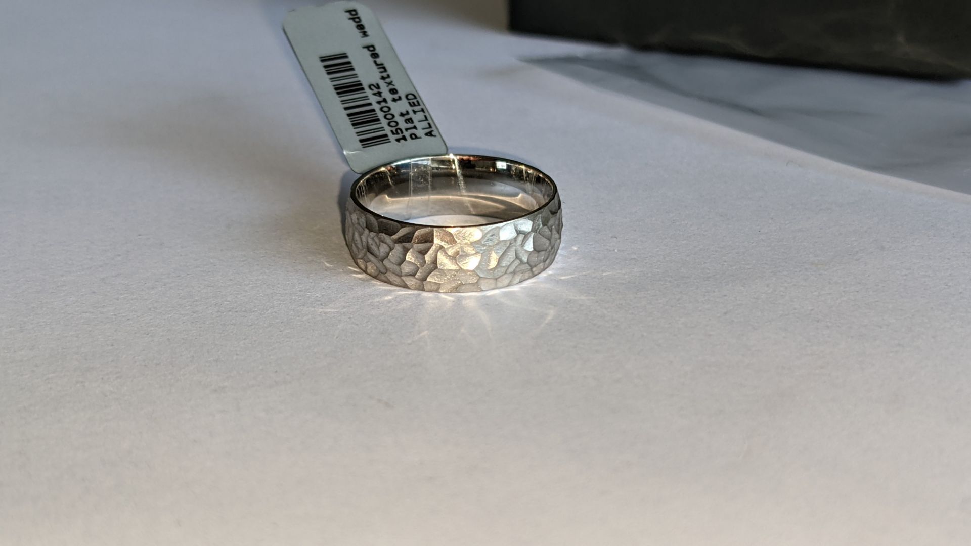 Platinum 950 6mm textured wedding ring. RRP £850 - Image 6 of 12