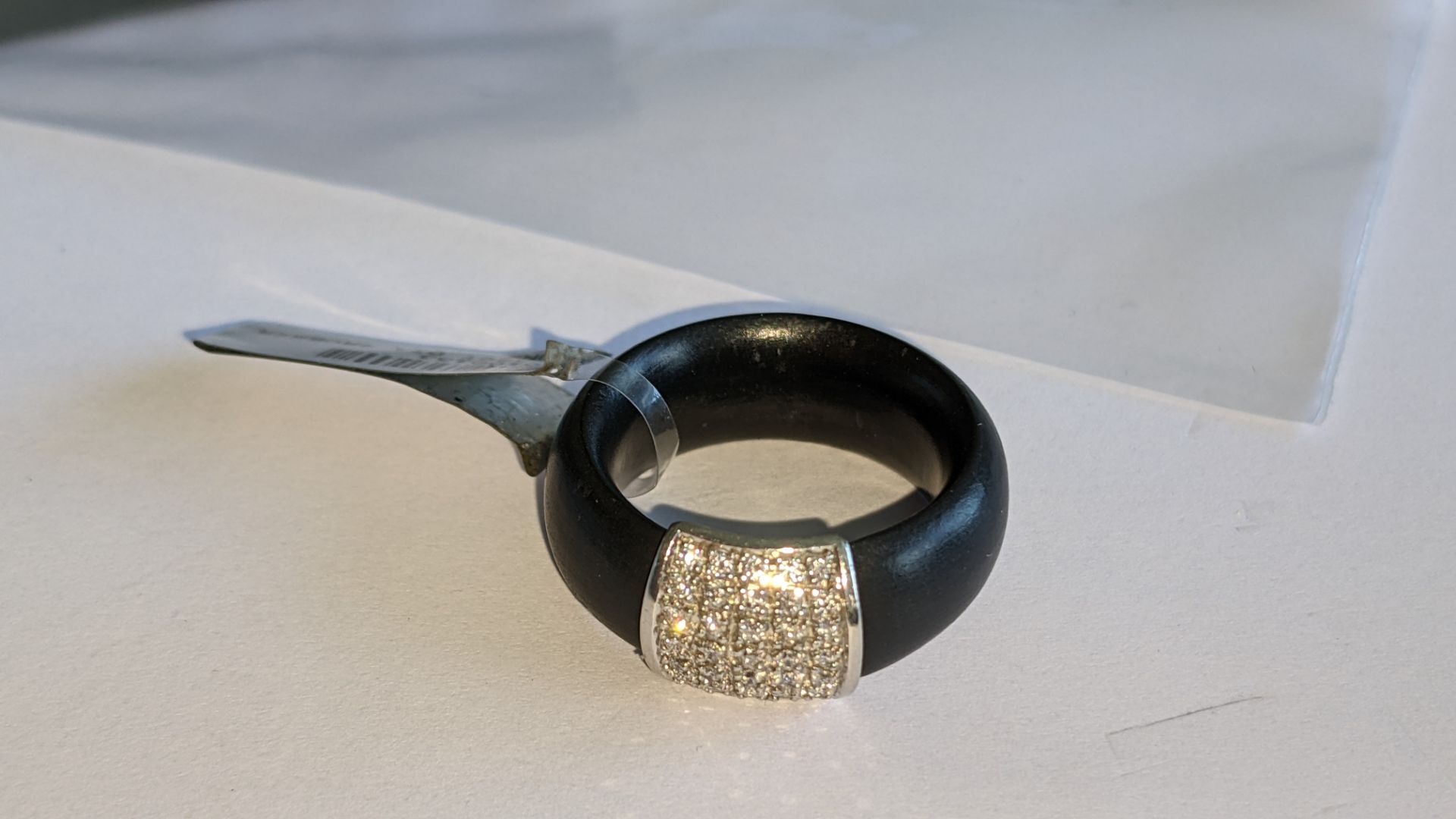 Black rubber, platinum 950 & diamond ring with 0.35ct of diamonds. RRP £1,890 - Image 9 of 21