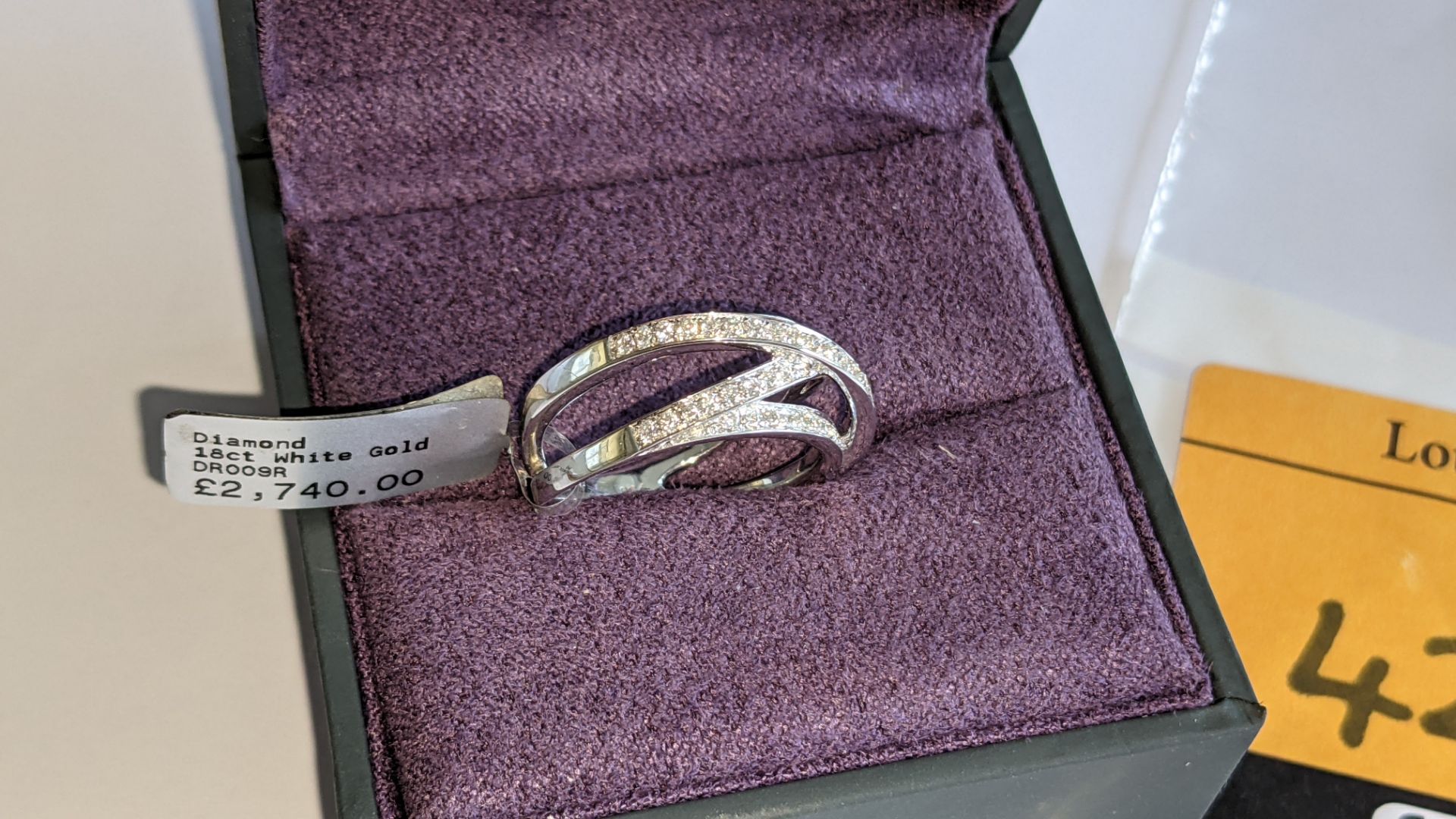 18ct white gold & diamond ring in crossover style. RRP £2,740 - Image 4 of 12