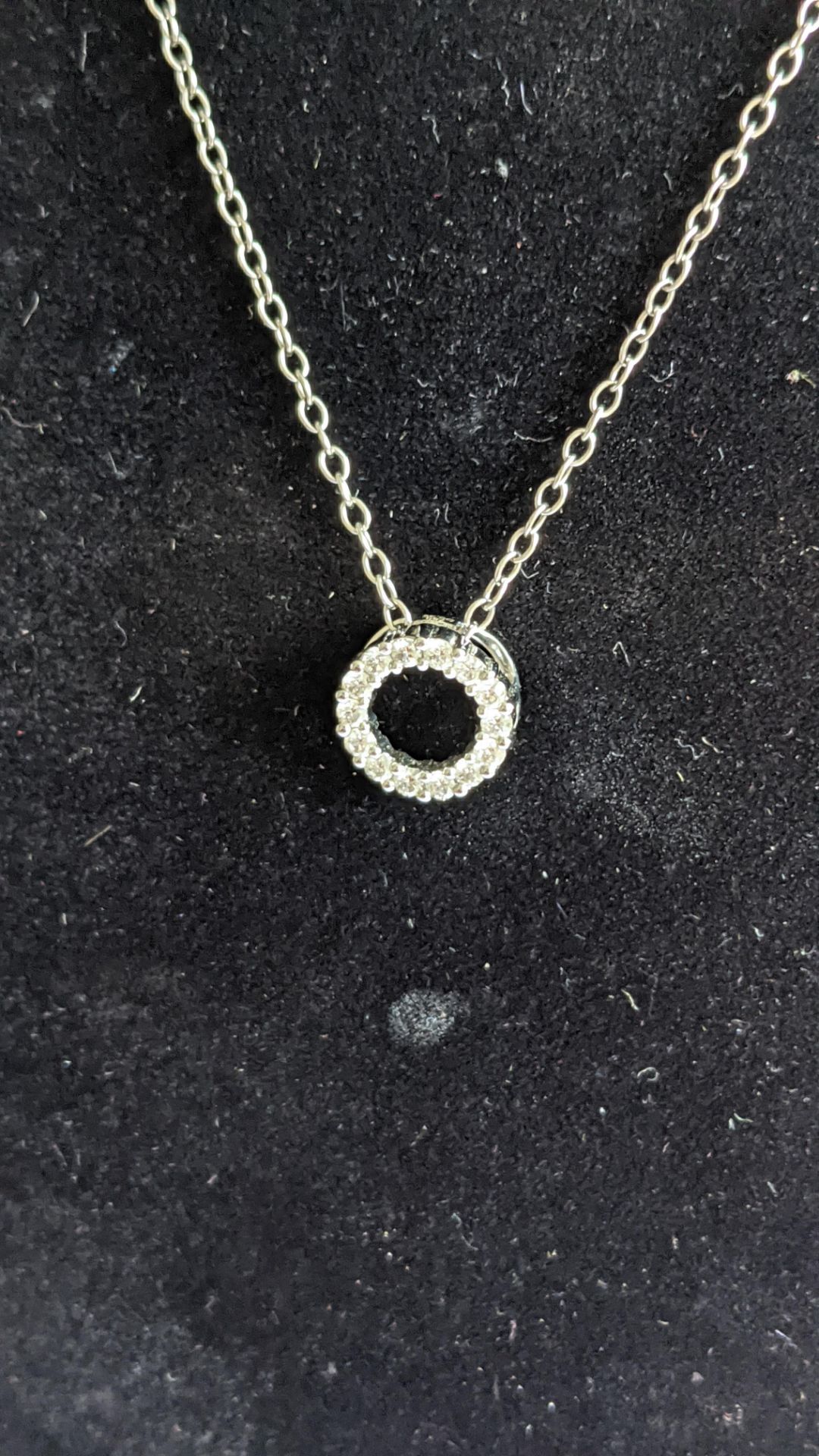 18ct white gold & diamond circle shaped pendant plus 18ct white gold 16" necklace. RRP of pendant £1 - Image 9 of 12